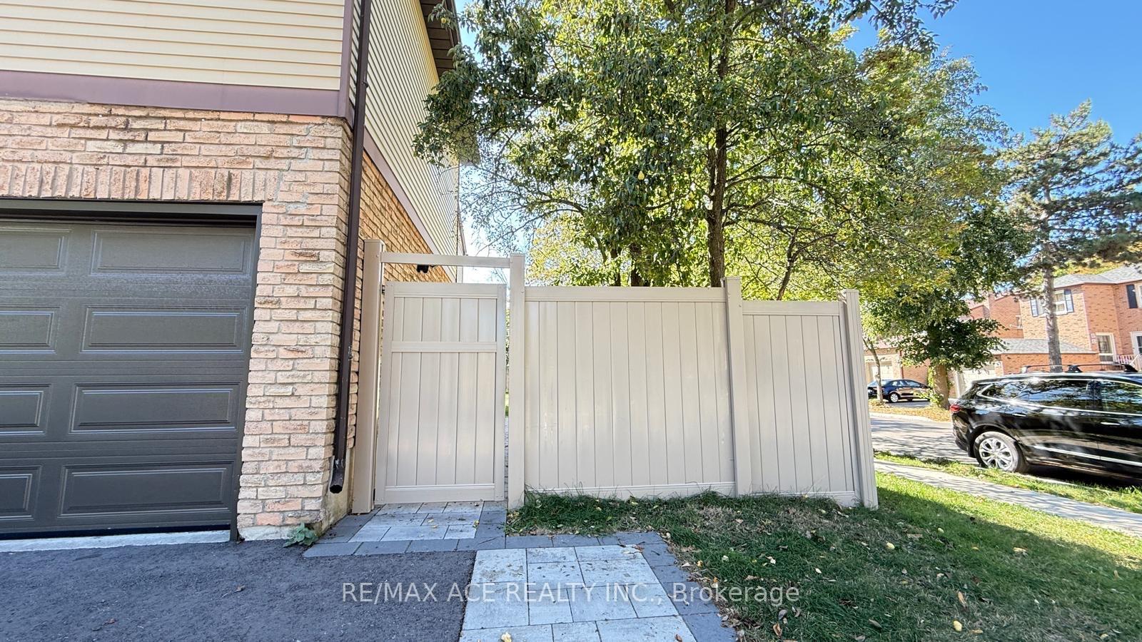 Photo 8 of Unit Bsmt, 64 Marlow Crescent, Markham, Markville — HOMEH