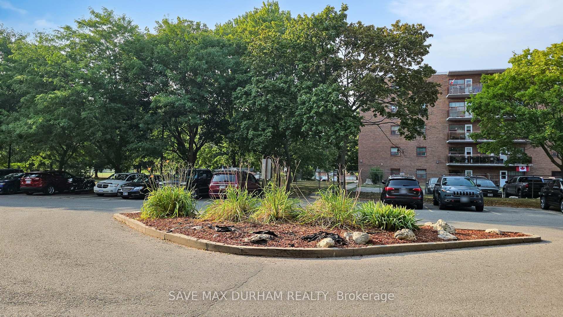 Photo 3 of Unit 414, 900 Glen Street, Oshawa, Lakeview — HOMEH