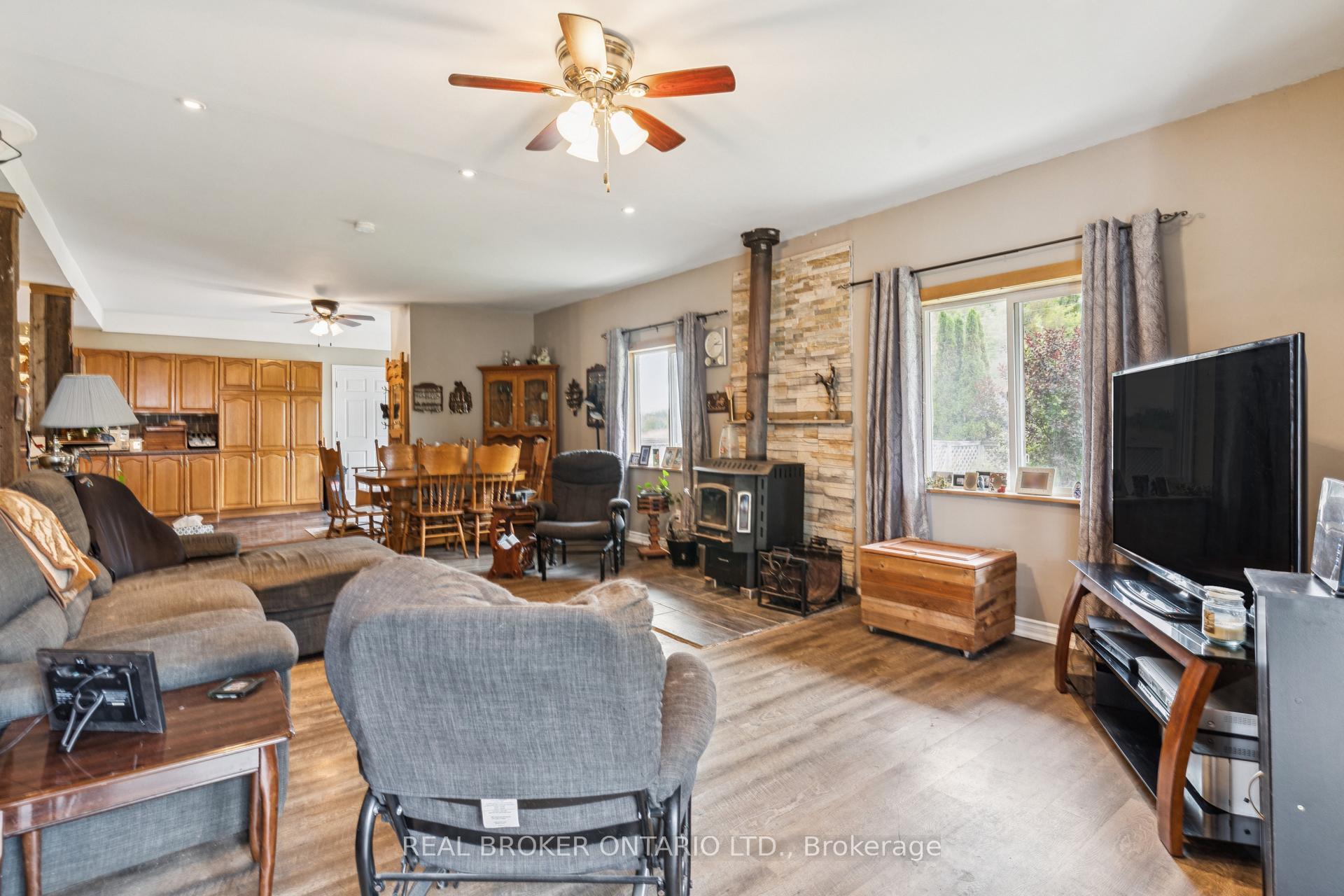 Photo 2 of 2880 Hwy 511, Lanark Highlands, Lanark Highlands (Darling) Twp — HOMEH