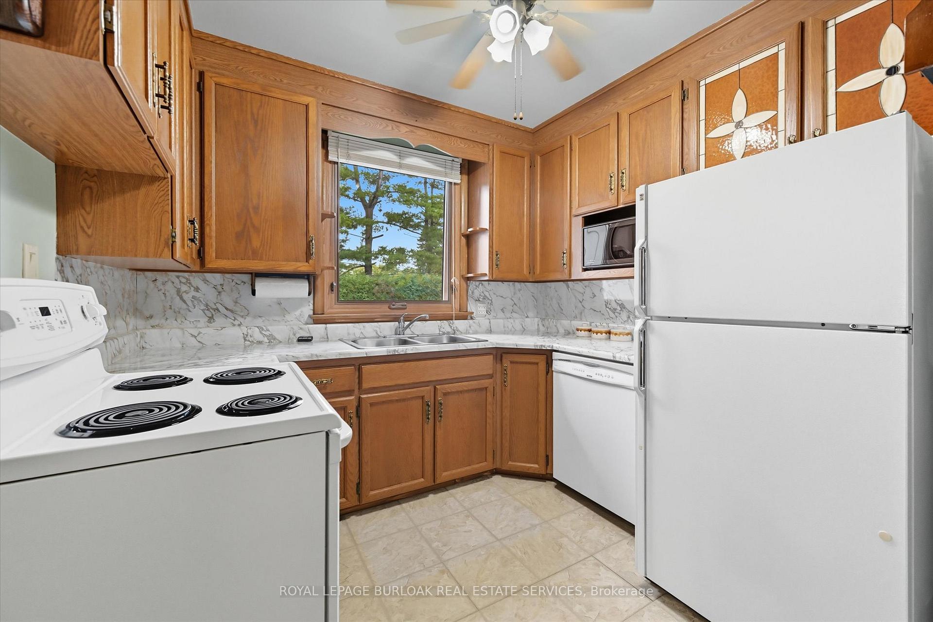 Photo 14 of 13 James Street, Hamilton, Waterdown — HOMEH