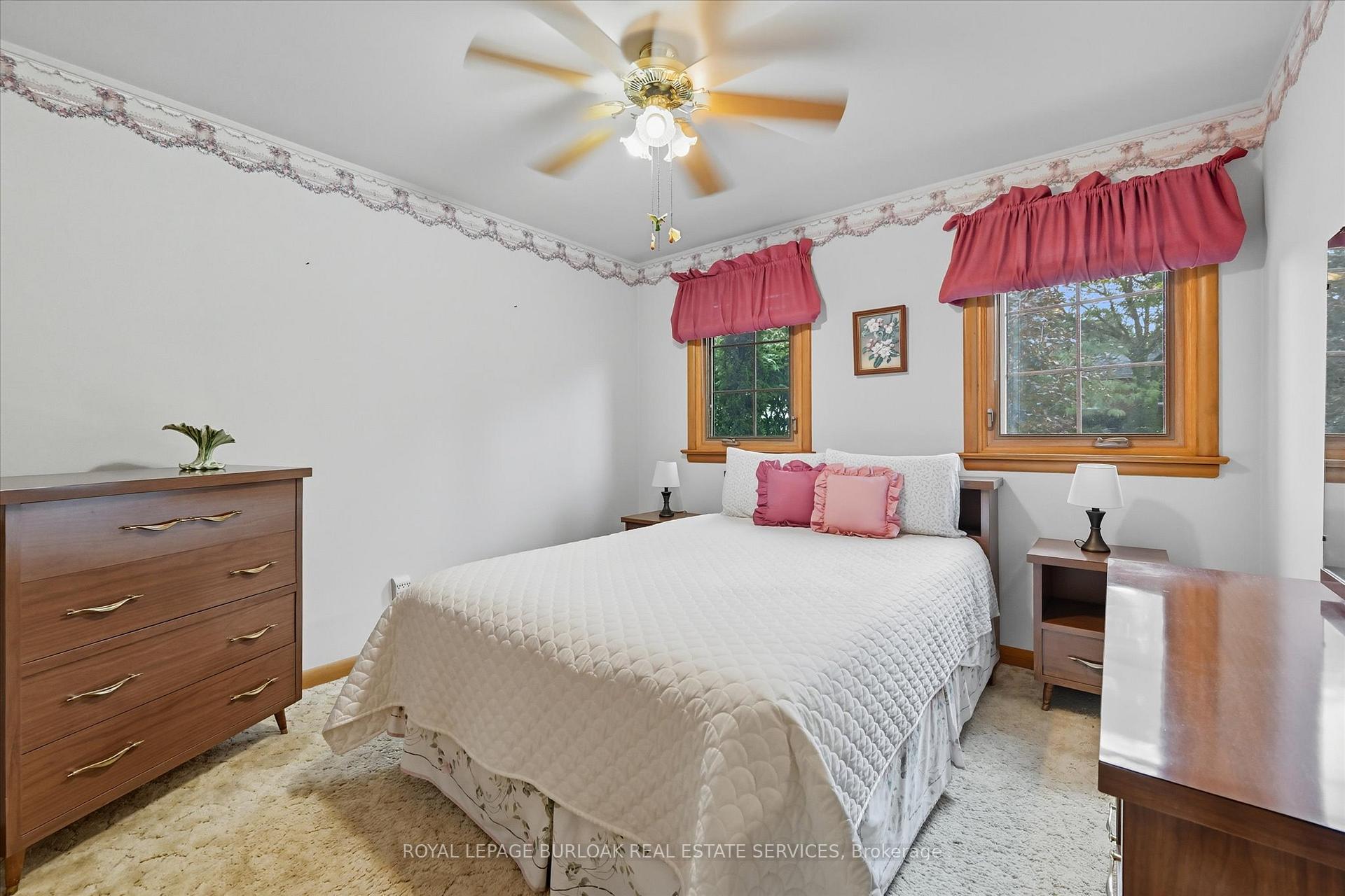 Photo 25 of 13 James Street, Hamilton, Waterdown — HOMEH