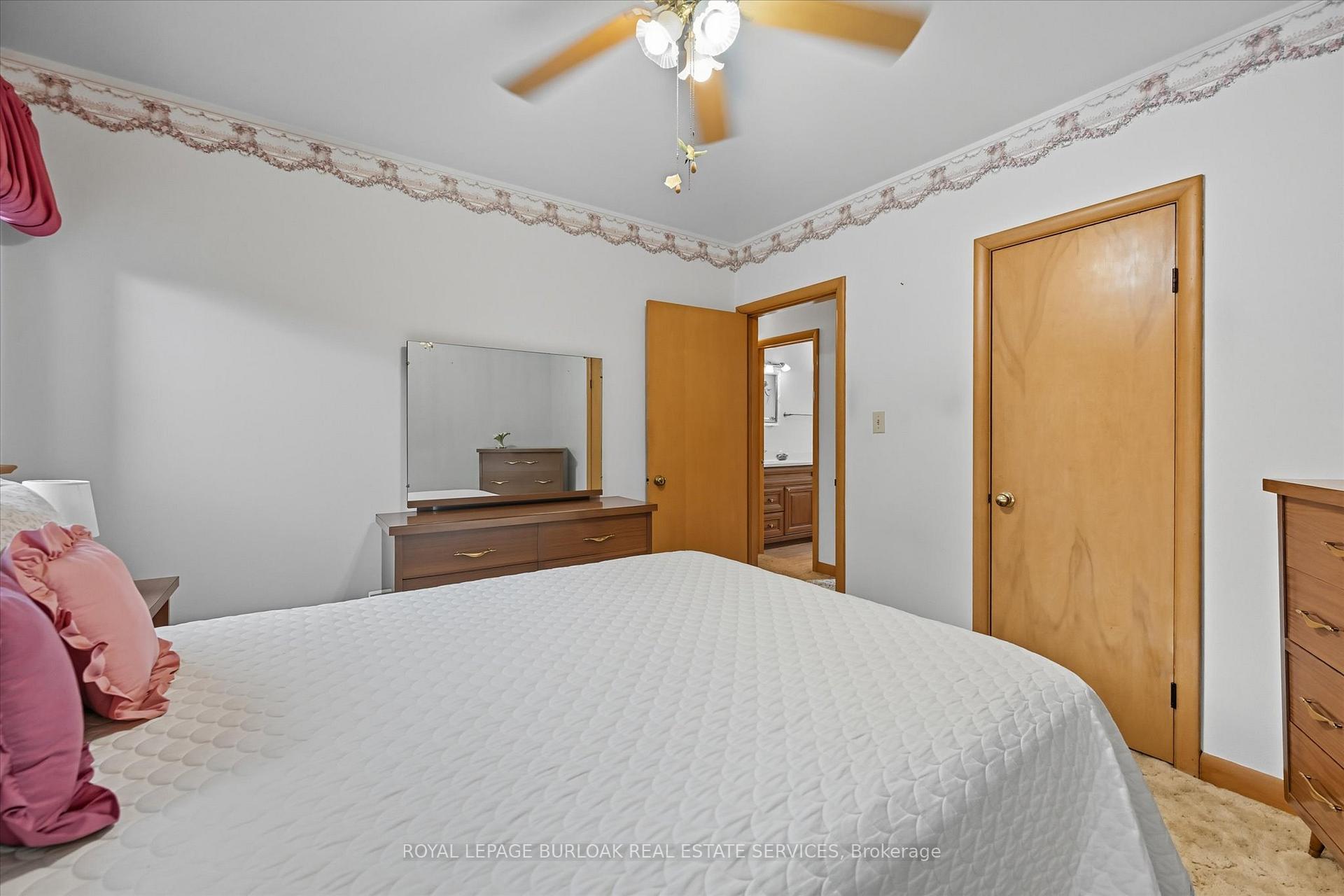 Photo 26 of 13 James Street, Hamilton, Waterdown — HOMEH