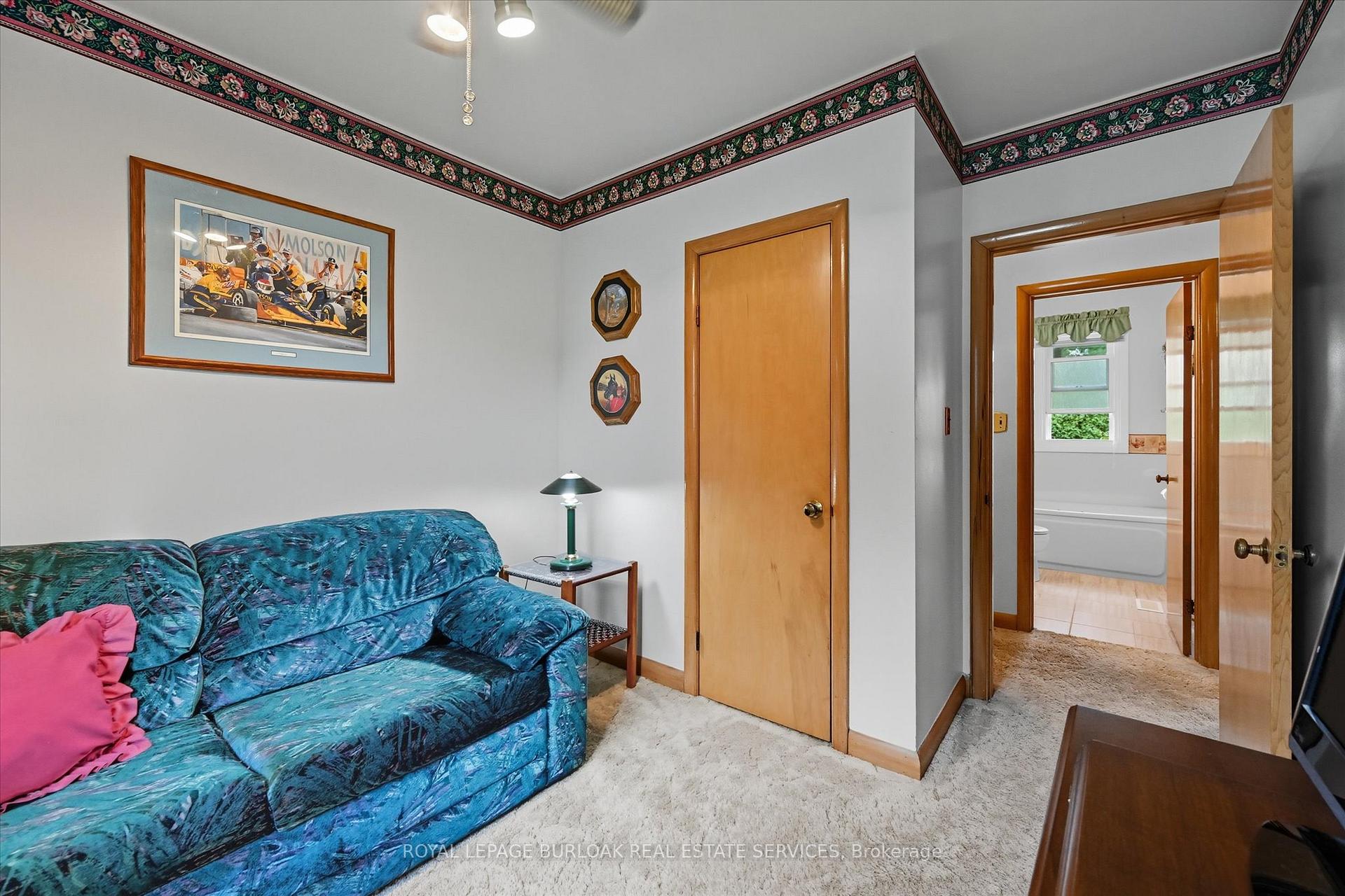 Photo 3 of 13 James Street, Hamilton, Waterdown — HOMEH