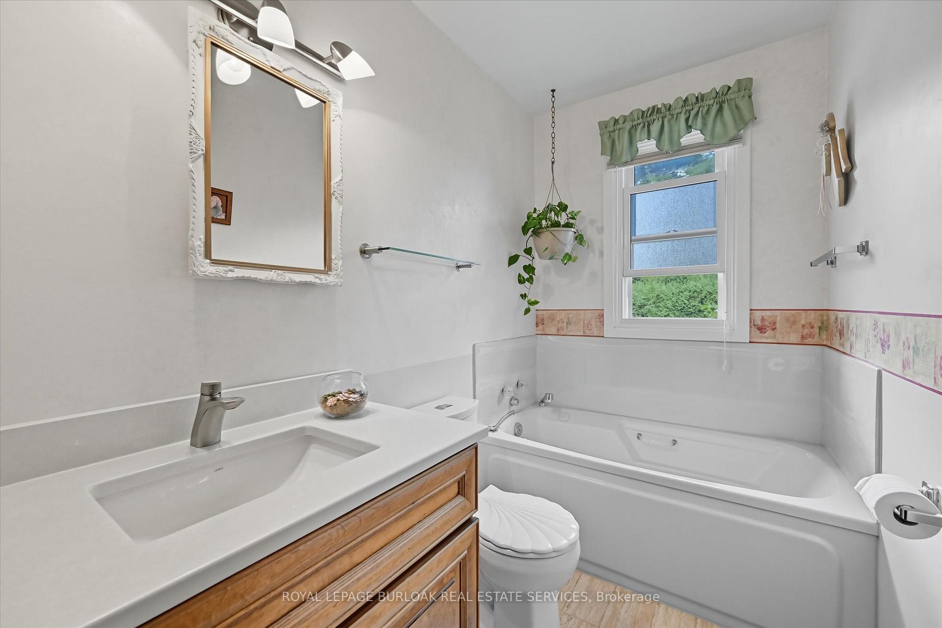Photo 42 of 13 James Street, Hamilton, Waterdown — HOMEH
