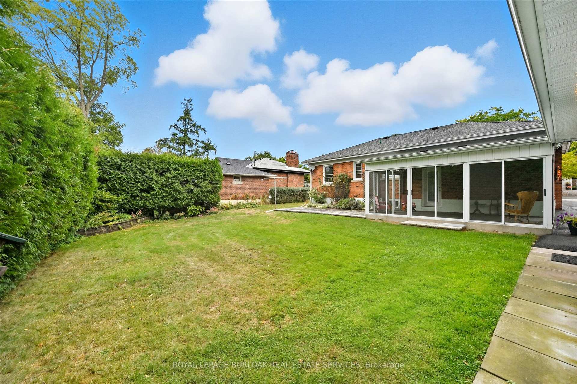 Photo 33 of 13 James Street, Hamilton, Waterdown — HOMEH