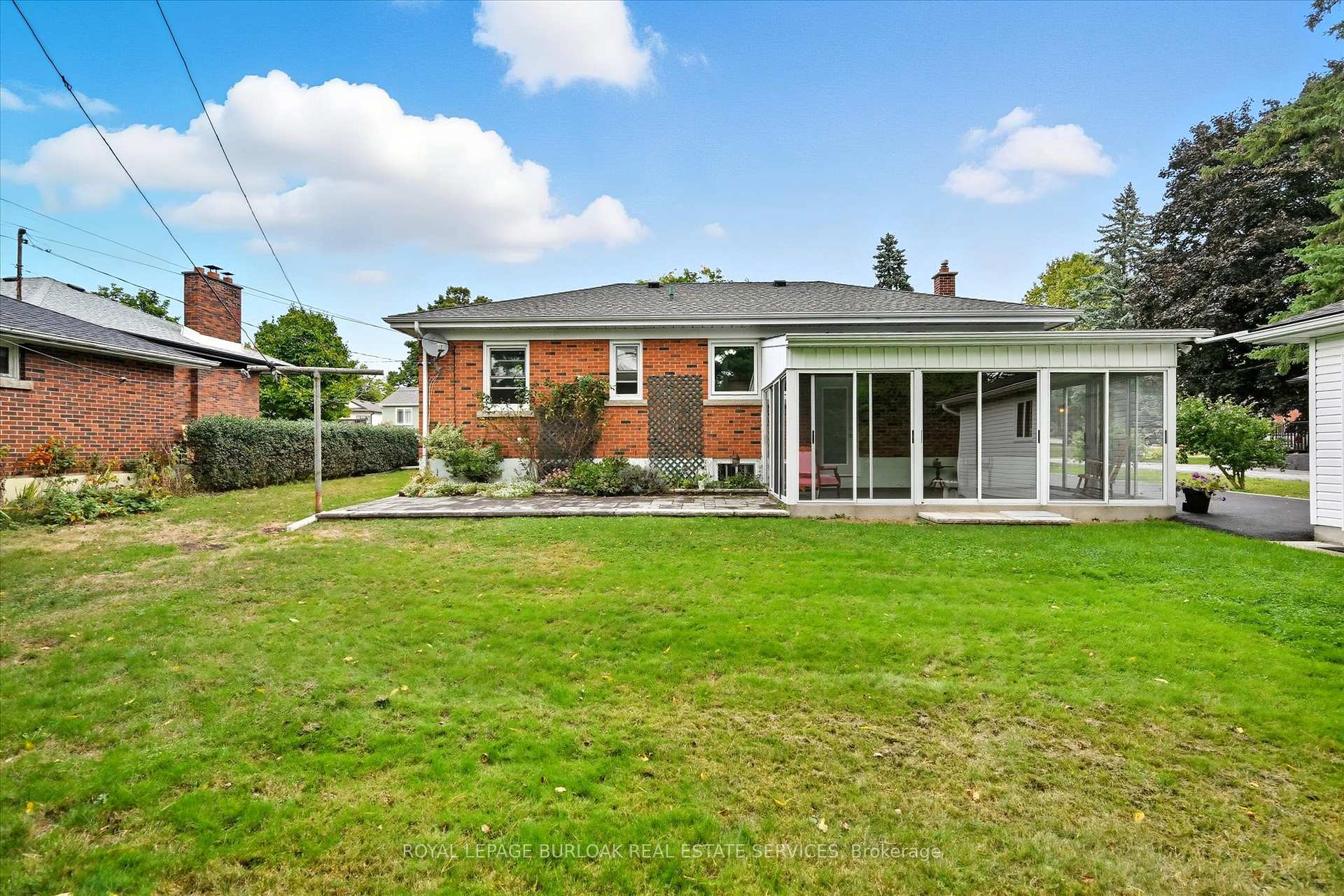 Photo 16 of 13 James Street, Hamilton, Waterdown — HOMEH
