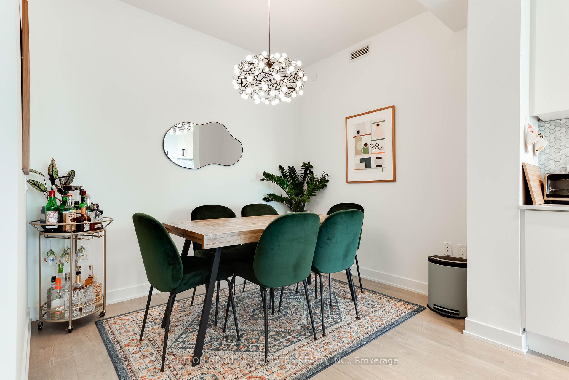 Photo 4 of Unit 1702, 576 Front Street W, Toronto, Waterfront Communities — HOMEH