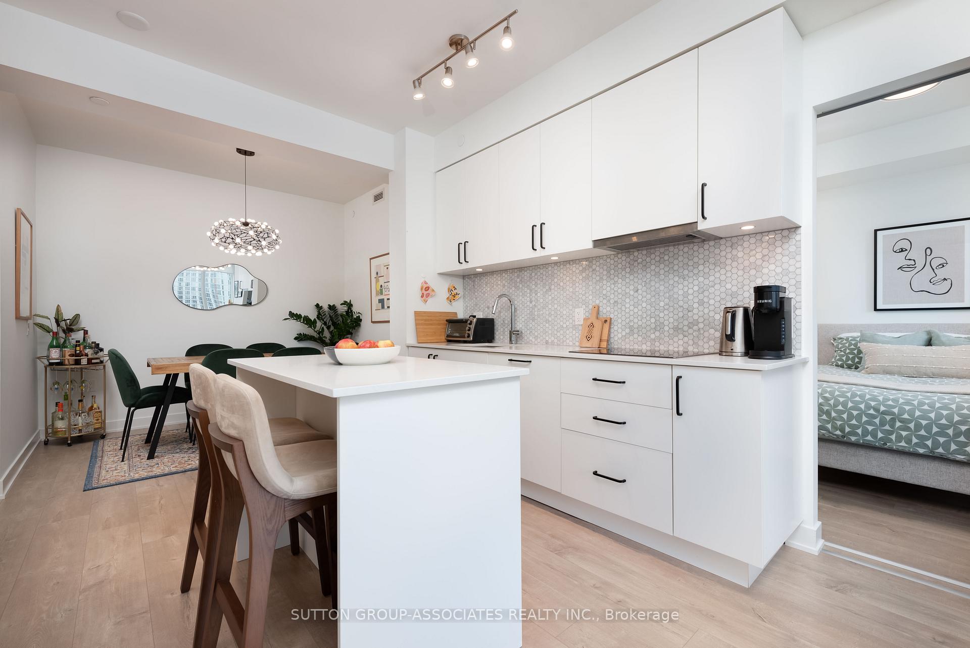 Photo 6 of Unit 1702, 576 Front Street W, Toronto, Waterfront Communities — HOMEH
