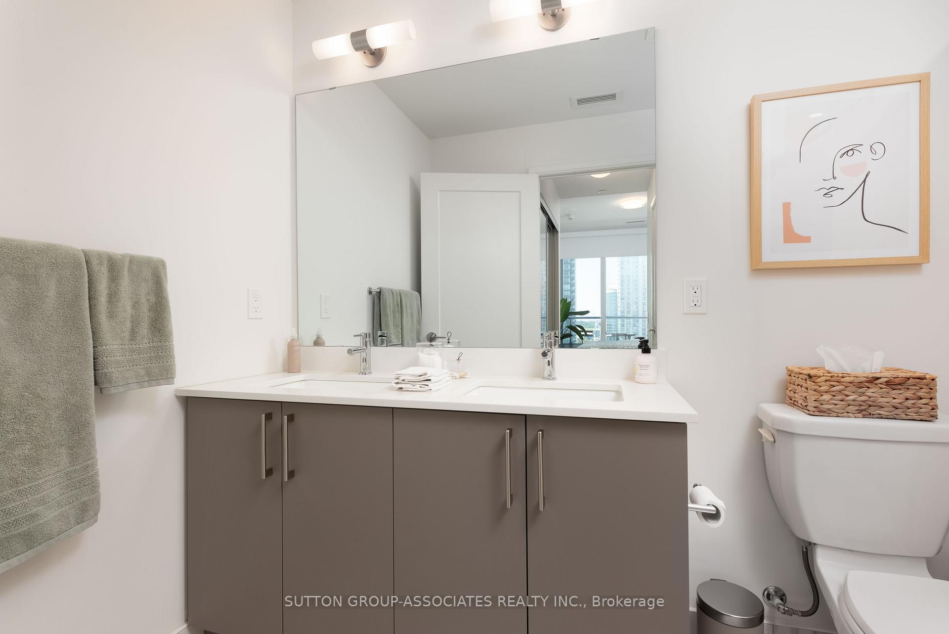 Photo 17 of Unit 1702, 576 Front Street W, Toronto, Waterfront Communities — HOMEH