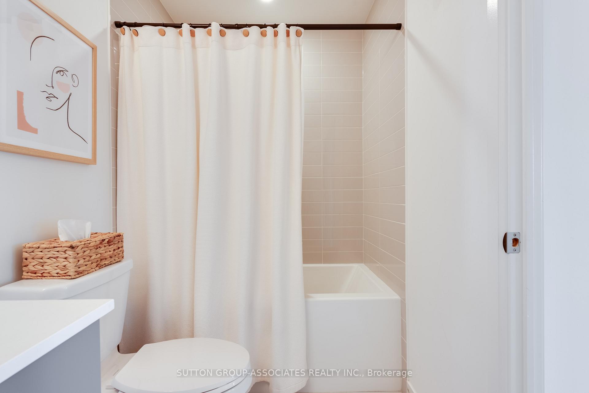 Photo 13 of Unit 1702, 576 Front Street W, Toronto, Waterfront Communities — HOMEH