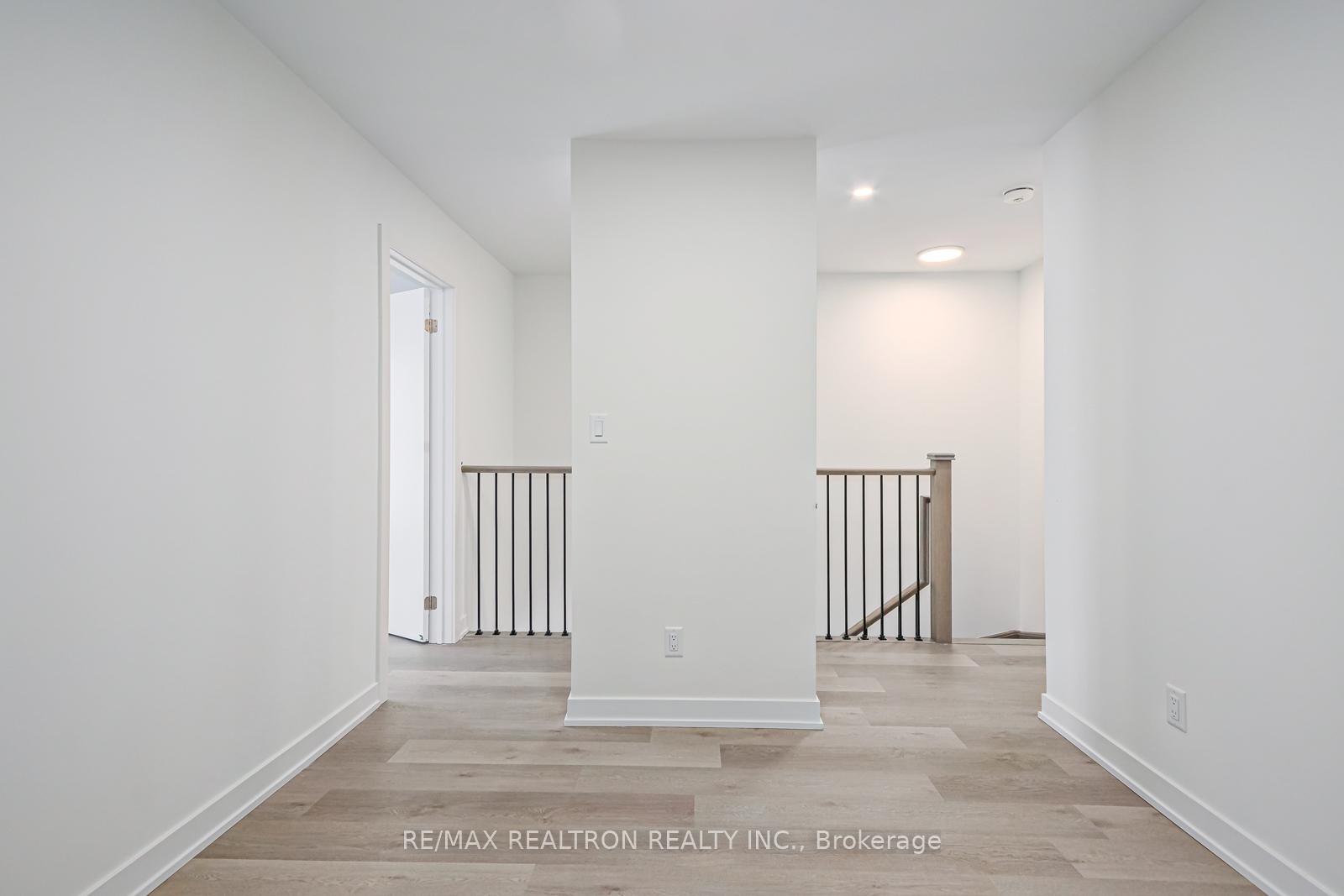 Photo 13 of 52 Winters Crescent, Collingwood — HOMEH
