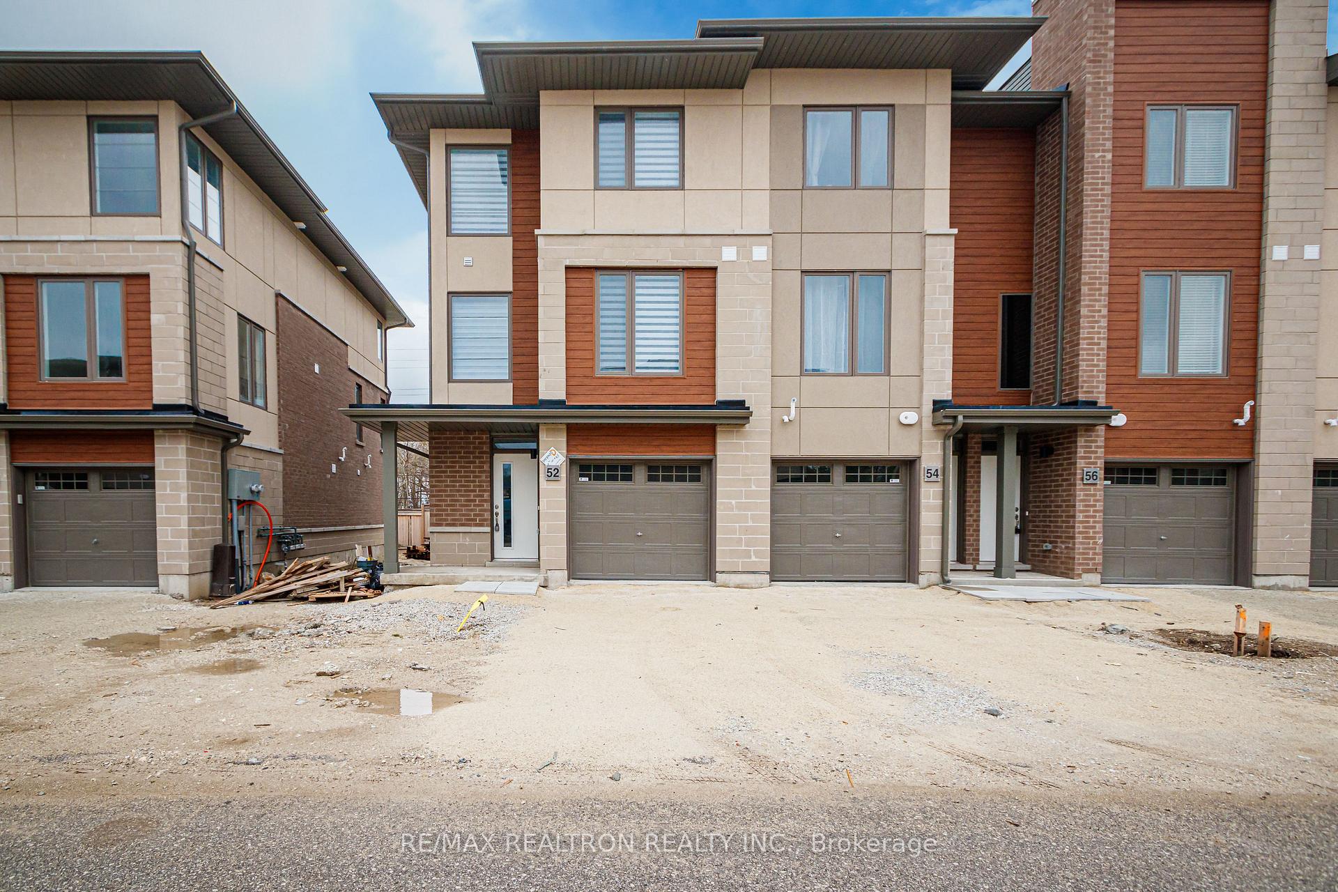 Photo 8 of 52 Winters Crescent, Collingwood — HOMEH