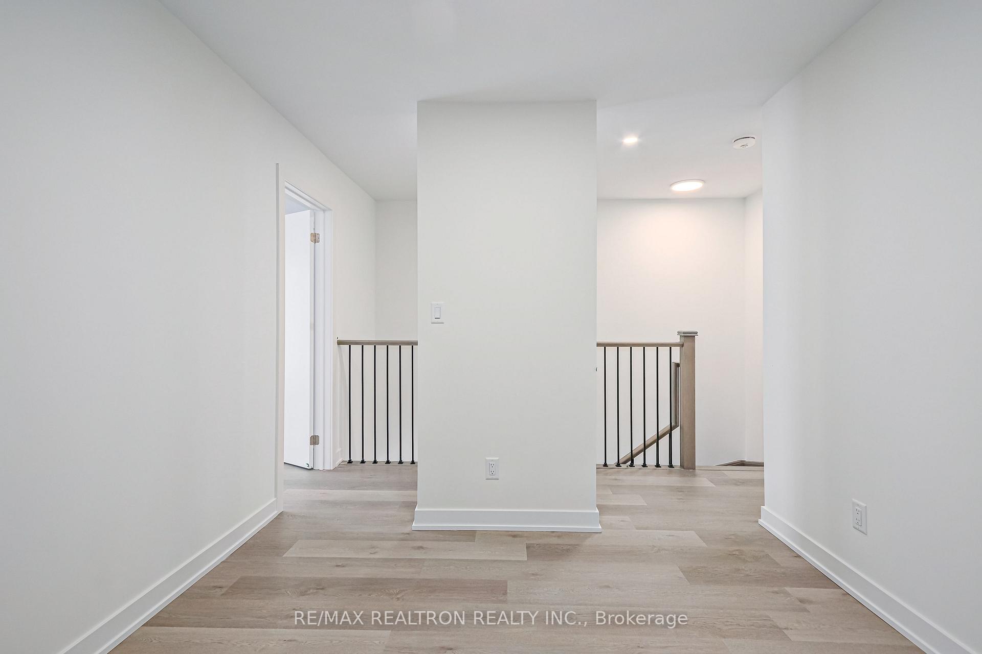 Photo 18 of 52 Winters Crescent, Collingwood — HOMEH