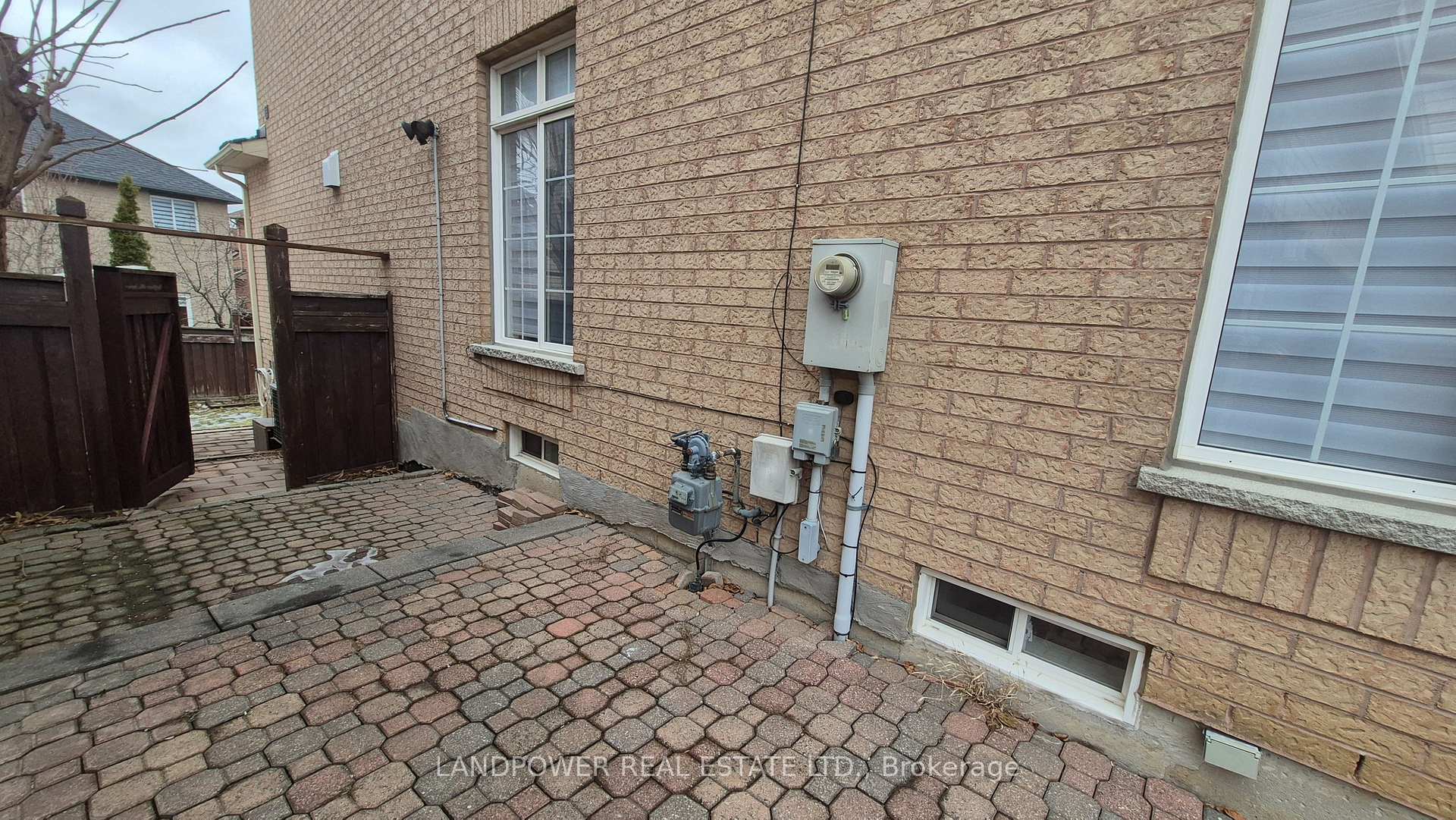 Photo 7 of Unit Basement Apartment, 32 Signet Way, Vaughan, Vellore Village — HOMEH