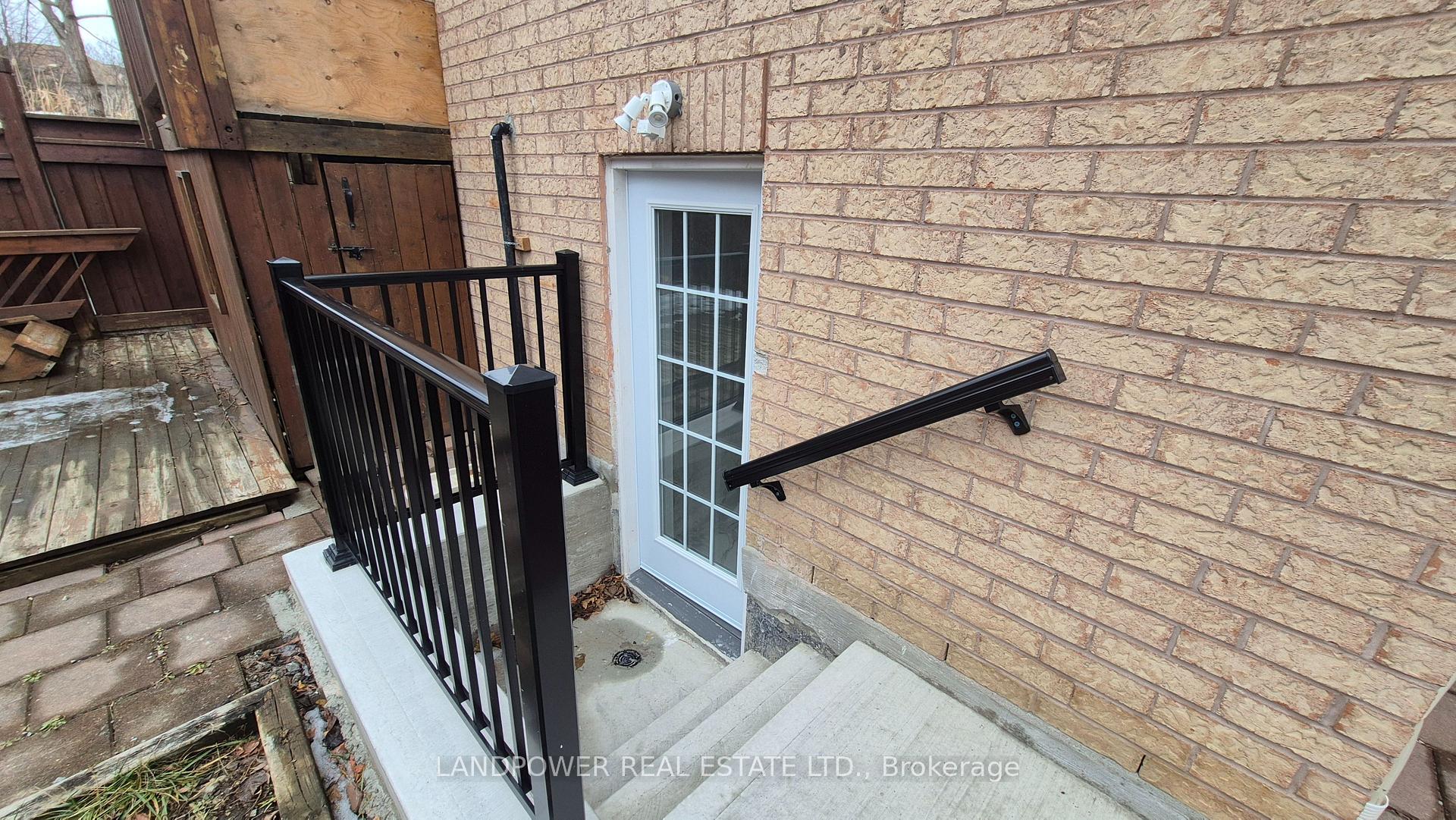 Photo 10 of Unit Basement Apartment, 32 Signet Way, Vaughan, Vellore Village — HOMEH