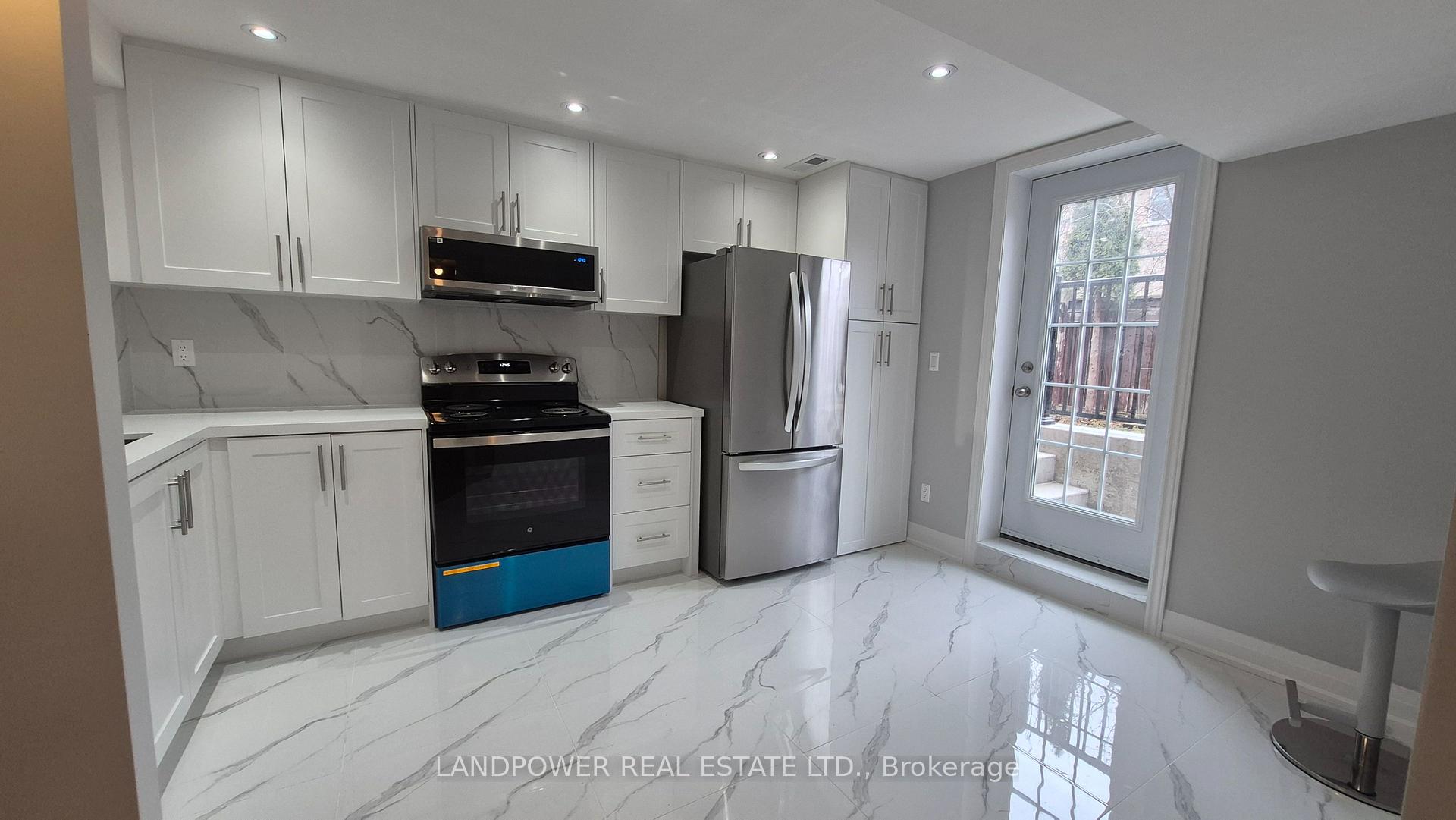 Photo 6 of Unit Basement Apartment, 32 Signet Way, Vaughan, Vellore Village — HOMEH