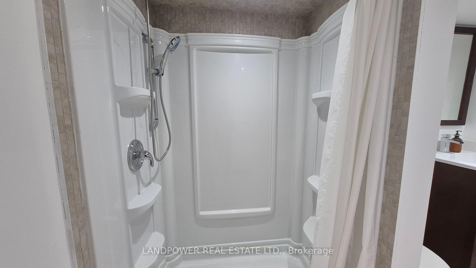 Photo 14 of Unit Basement Apartment, 32 Signet Way, Vaughan, Vellore Village — HOMEH