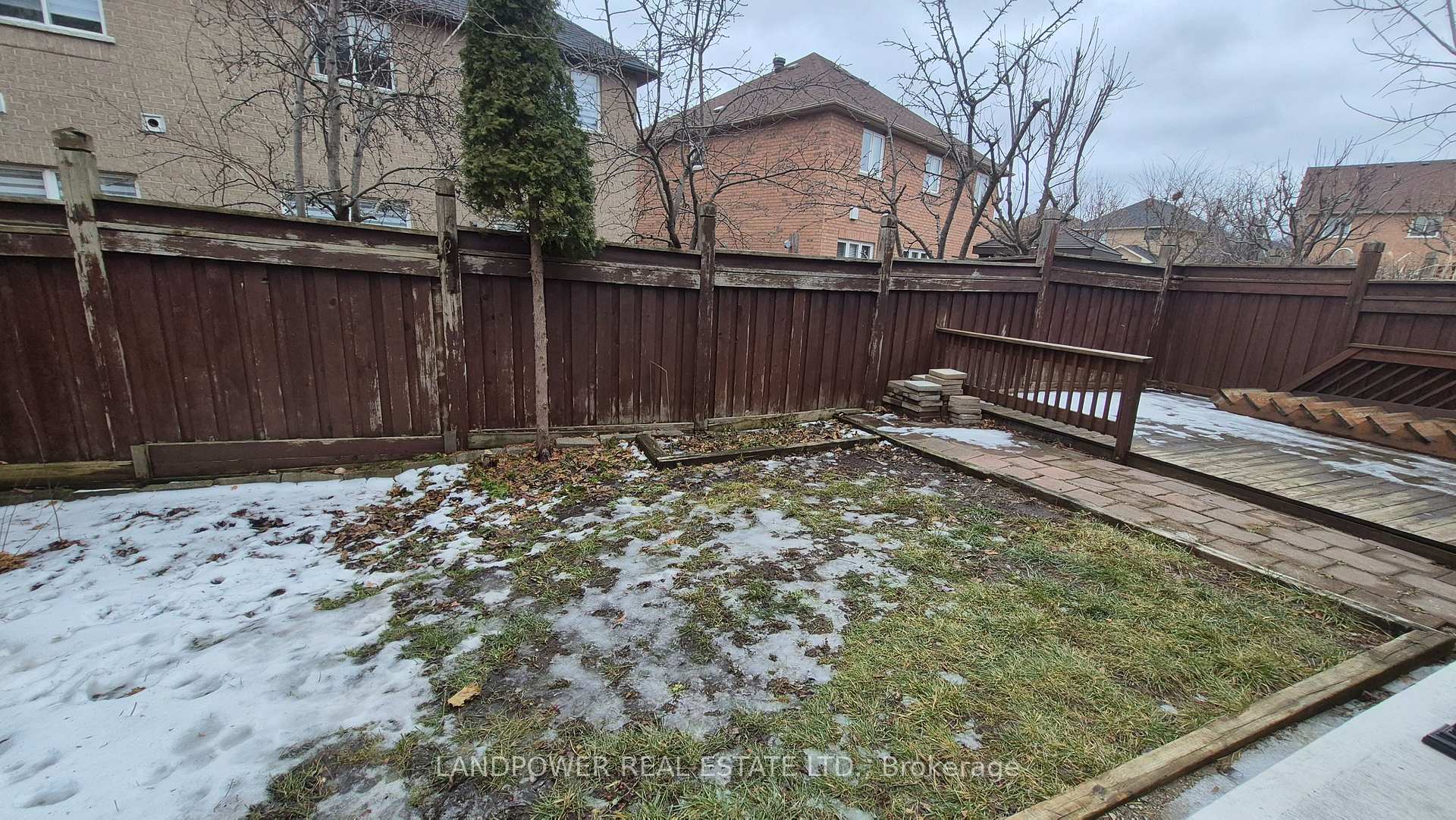 Photo 9 of Unit Basement Apartment, 32 Signet Way, Vaughan, Vellore Village — HOMEH
