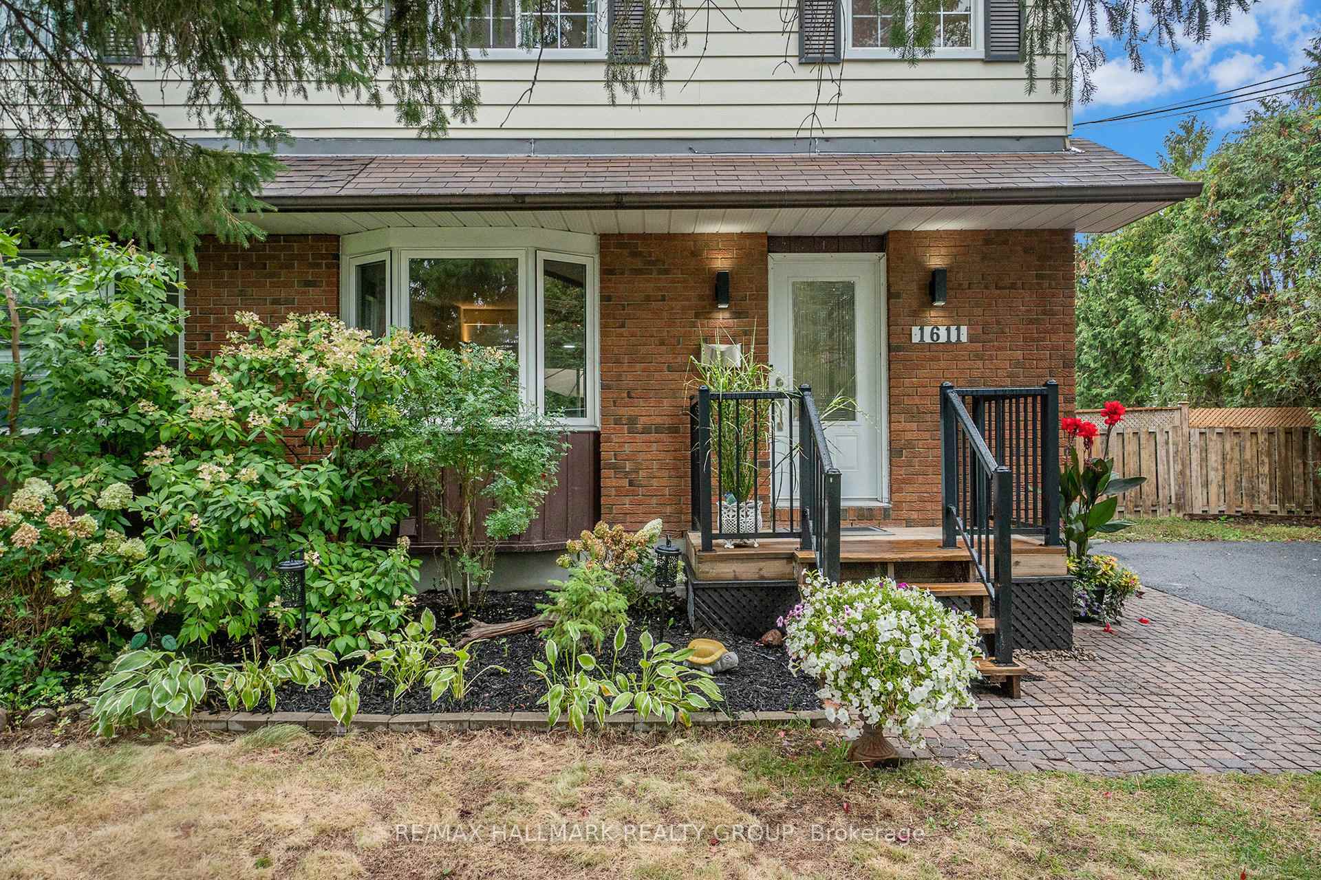 Photo 3 of 1611 Belcourt Boulevard, Ottawa, Orleans/Sunridge — HOMEH