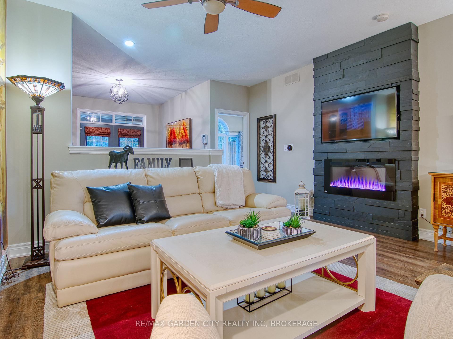 Photo 4 of Unit Unit #6, 174 Martindale Road, St. Catharines, Grapeview — HOMEH