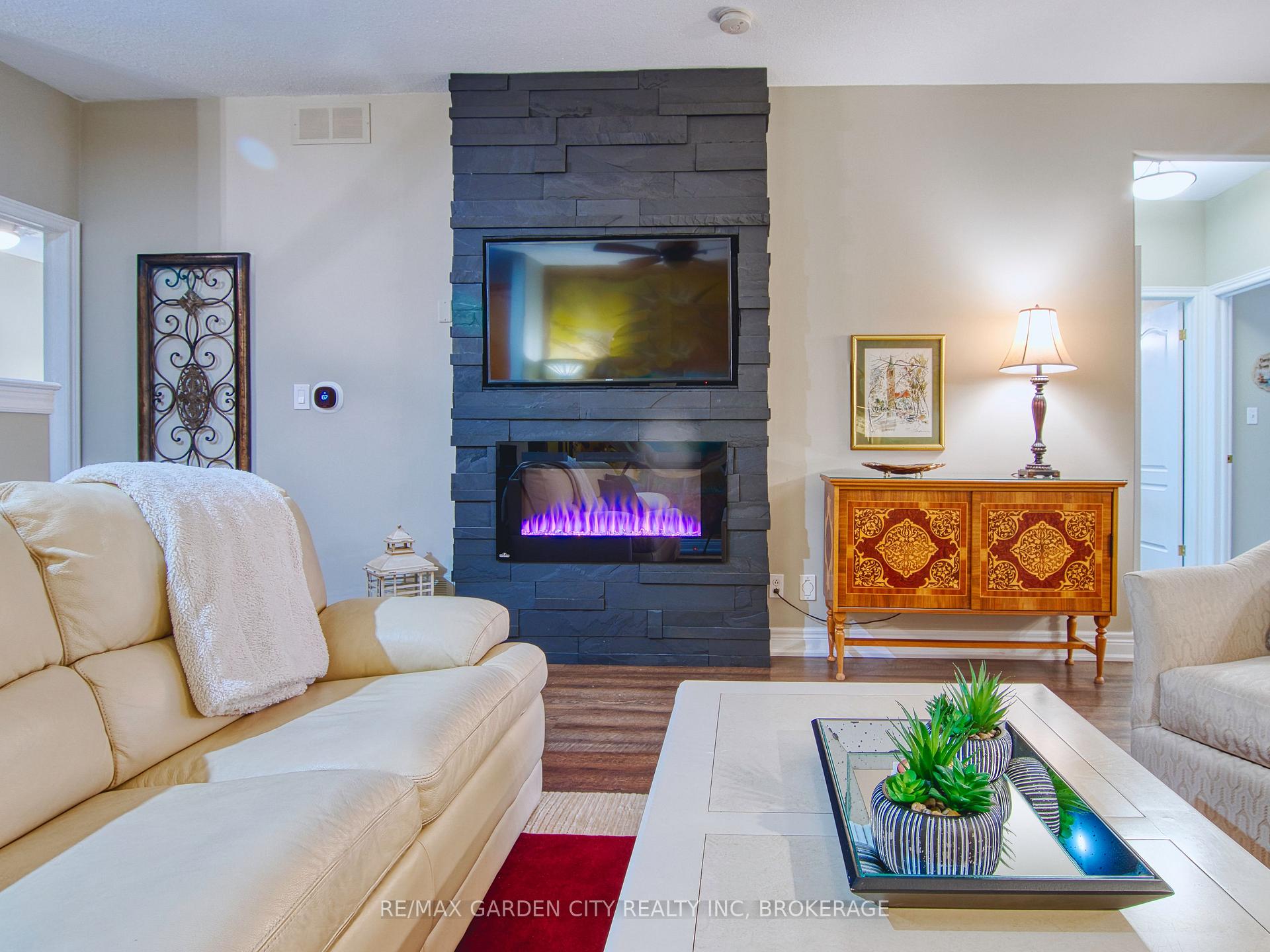 Photo 3 of Unit Unit #6, 174 Martindale Road, St. Catharines, Grapeview — HOMEH