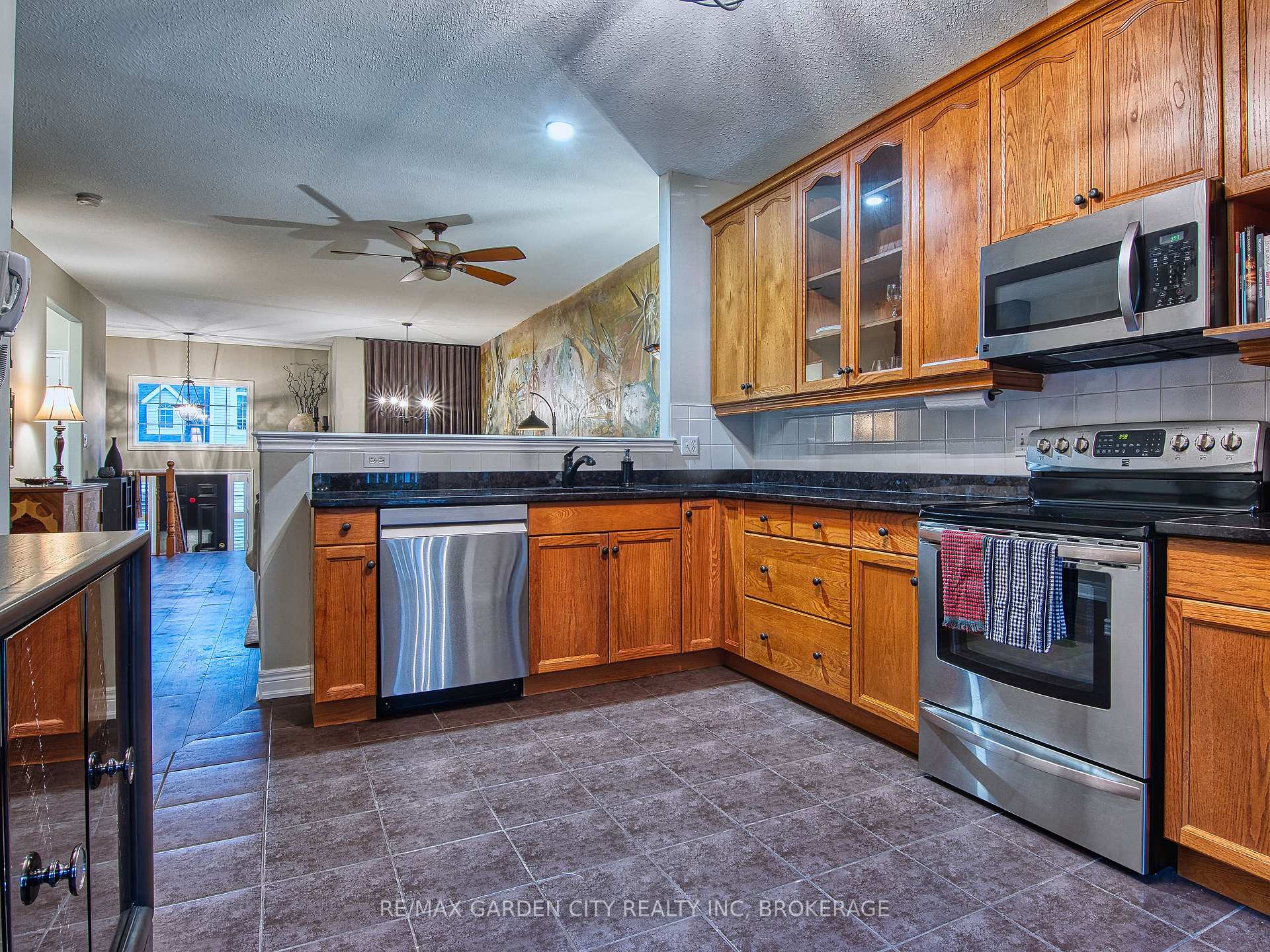 Photo 18 of Unit Unit #6, 174 Martindale Road, St. Catharines, Grapeview — HOMEH