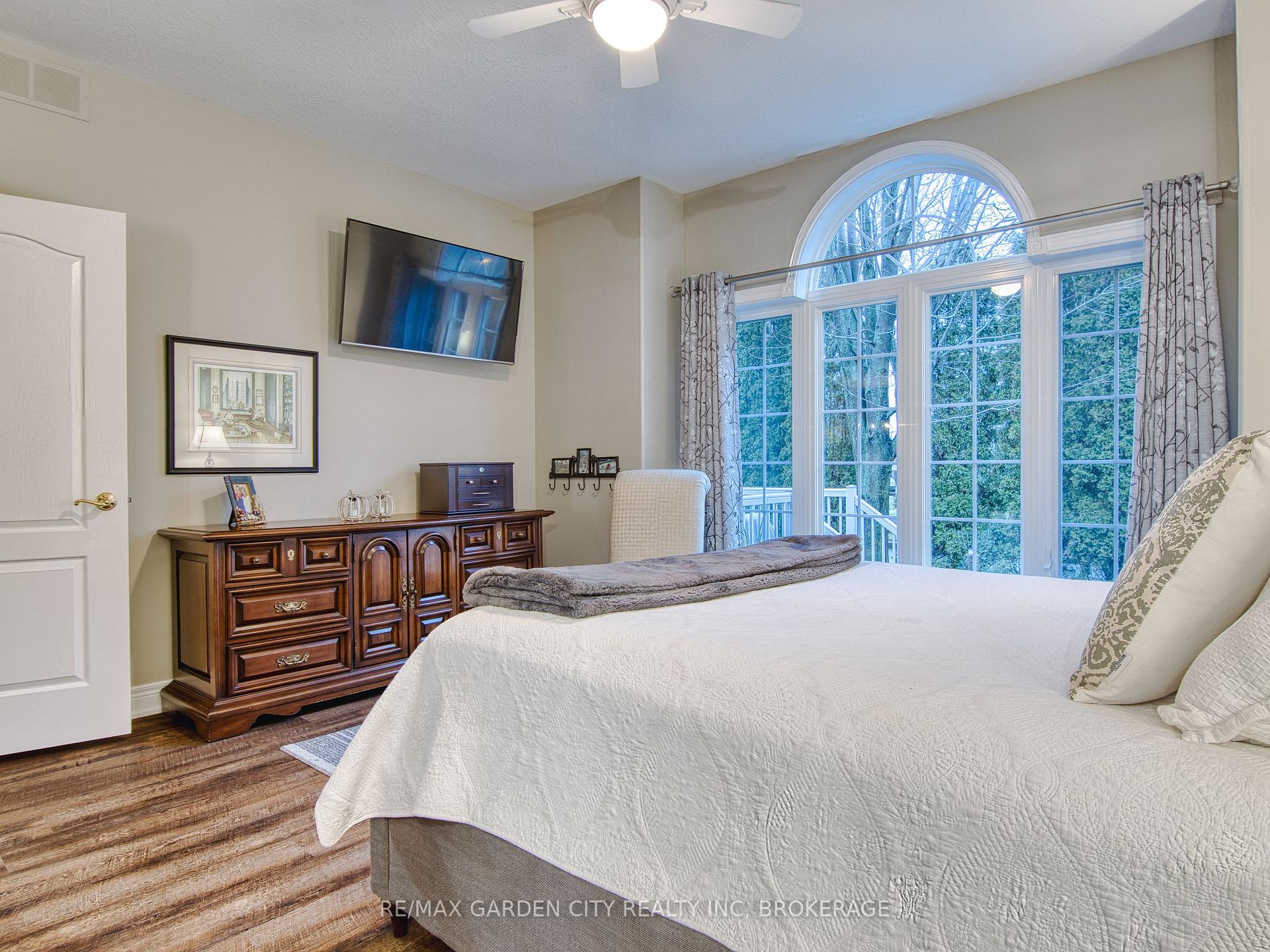 Photo 10 of Unit Unit #6, 174 Martindale Road, St. Catharines, Grapeview — HOMEH