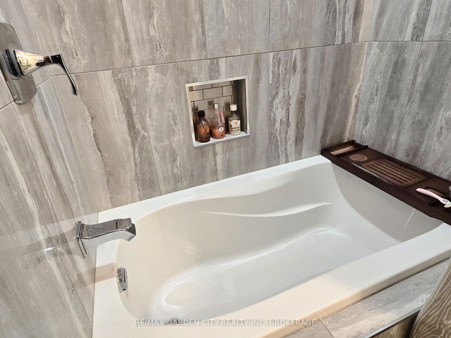 Photo 30 of Unit Unit #6, 174 Martindale Road, St. Catharines, Grapeview — HOMEH