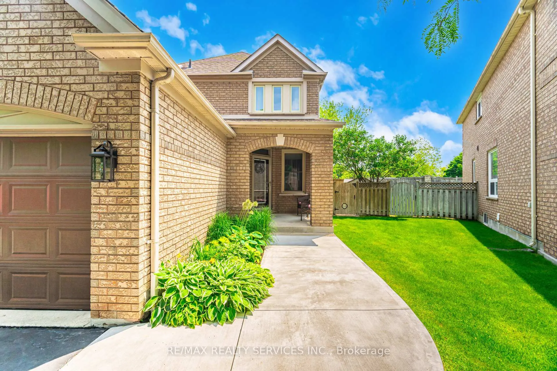 Photo 2 of 8 Inwood Place, Brampton, Sandringham-Wellington — HOMEH