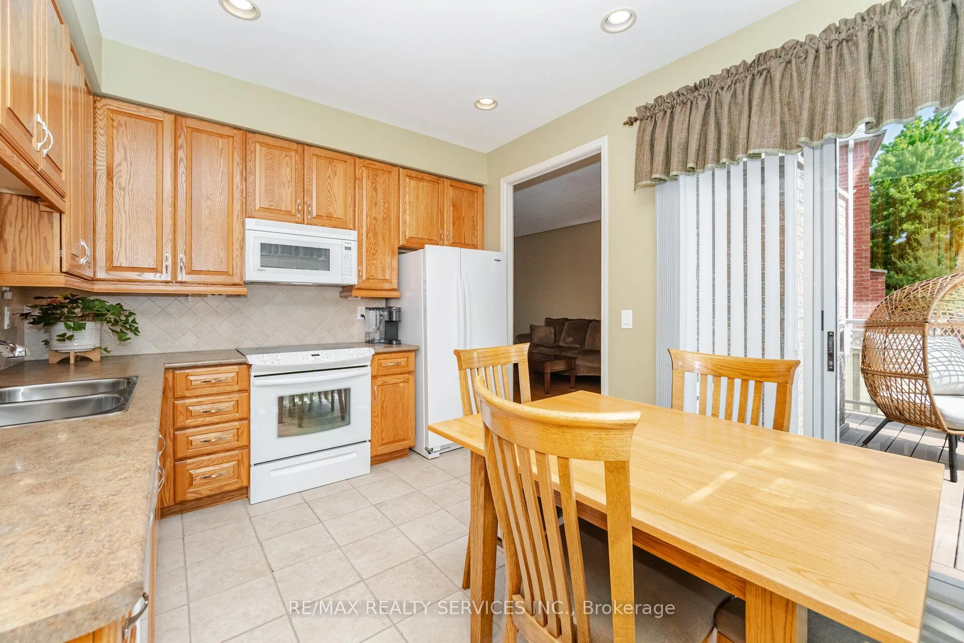 Photo 11 of 8 Inwood Place, Brampton, Sandringham-Wellington — HOMEH