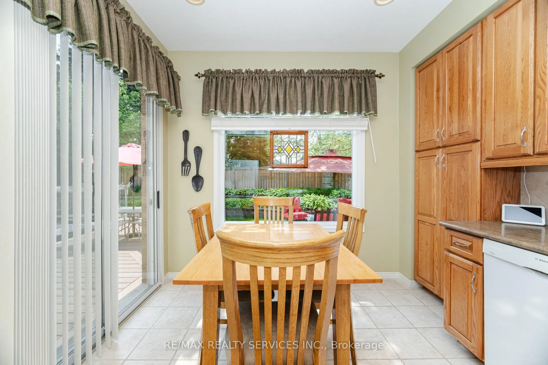 Photo 13 of 8 Inwood Place, Brampton, Sandringham-Wellington — HOMEH
