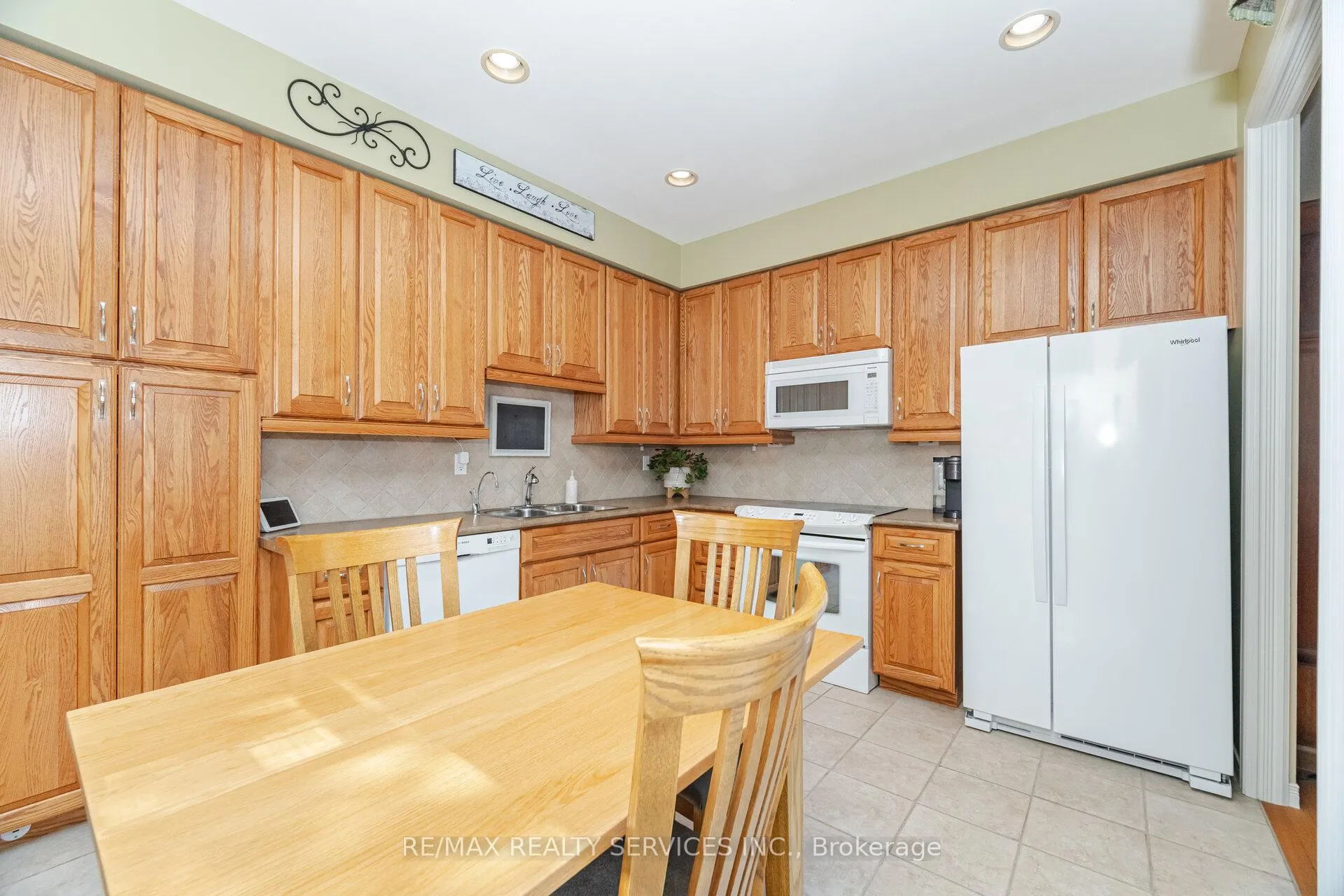 Photo 14 of 8 Inwood Place, Brampton, Sandringham-Wellington — HOMEH