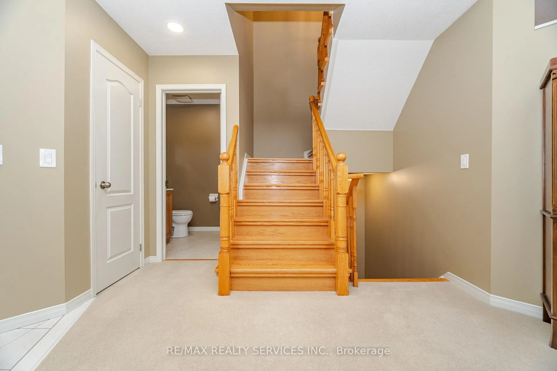 Photo 16 of 8 Inwood Place, Brampton, Sandringham-Wellington — HOMEH