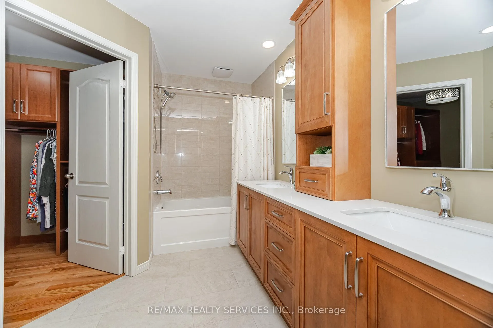 Photo 20 of 8 Inwood Place, Brampton, Sandringham-Wellington — HOMEH
