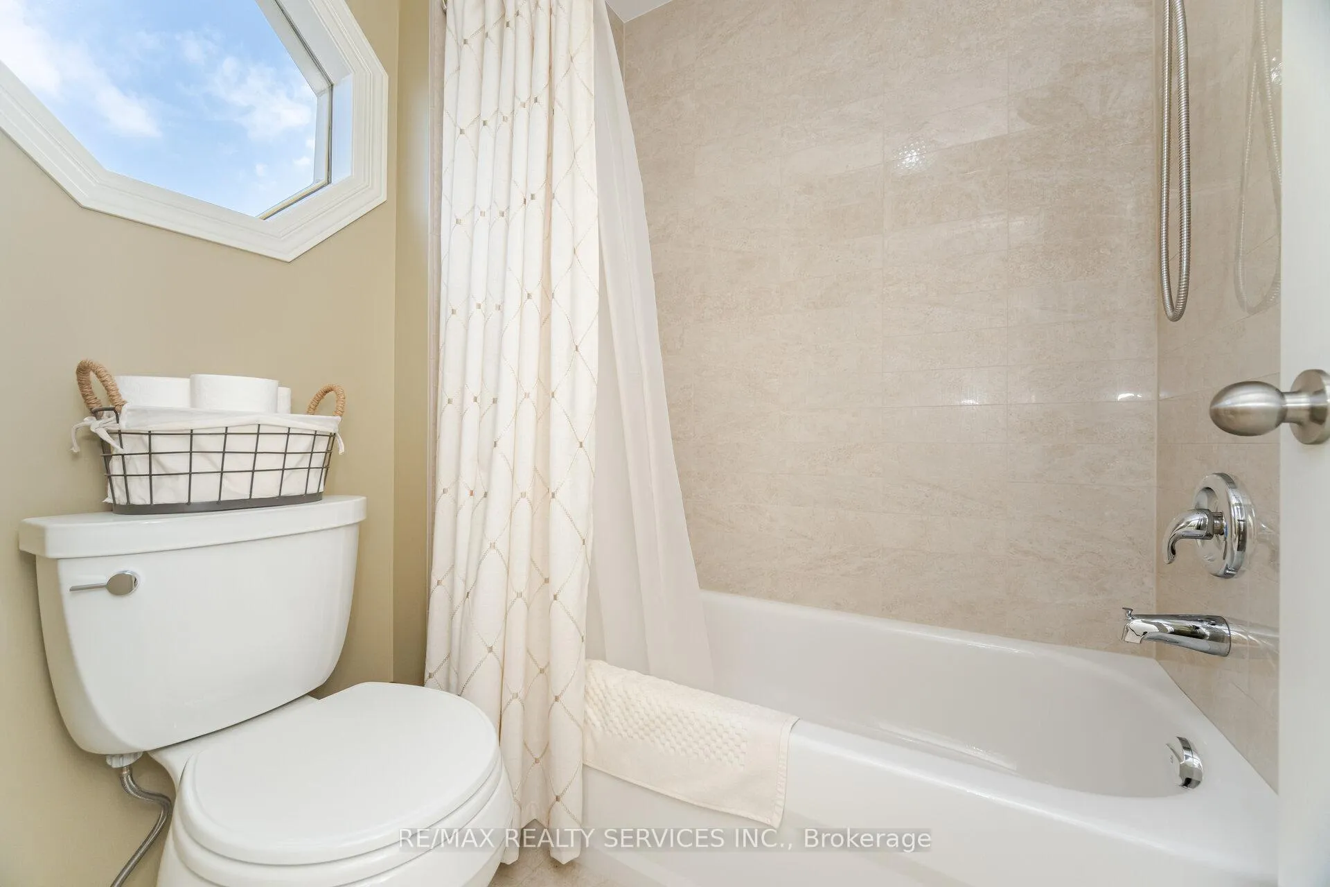 Photo 27 of 8 Inwood Place, Brampton, Sandringham-Wellington — HOMEH
