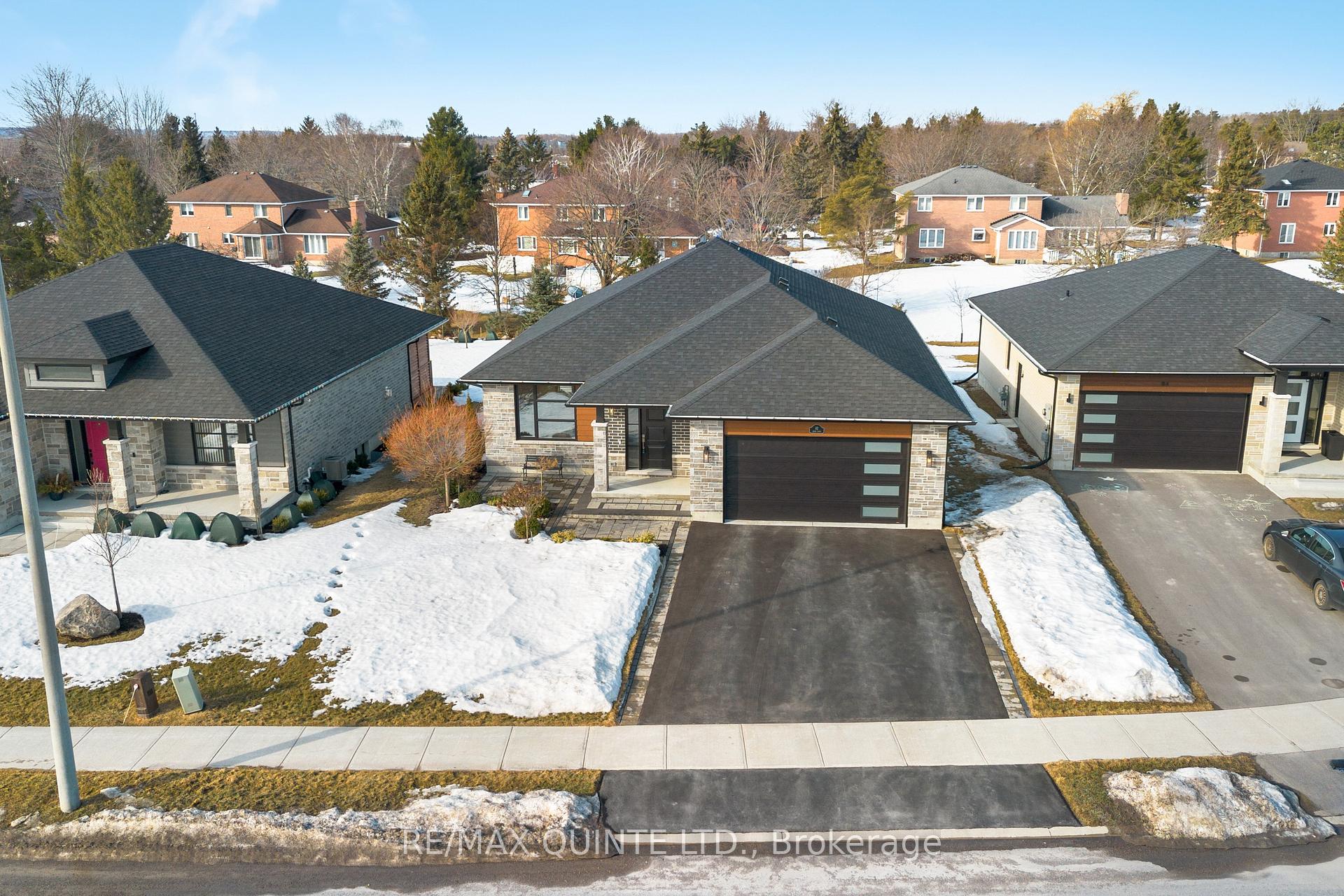 Photo 1 of 82 Dewal Place, Belleville, Belleville Ward — HOMEH