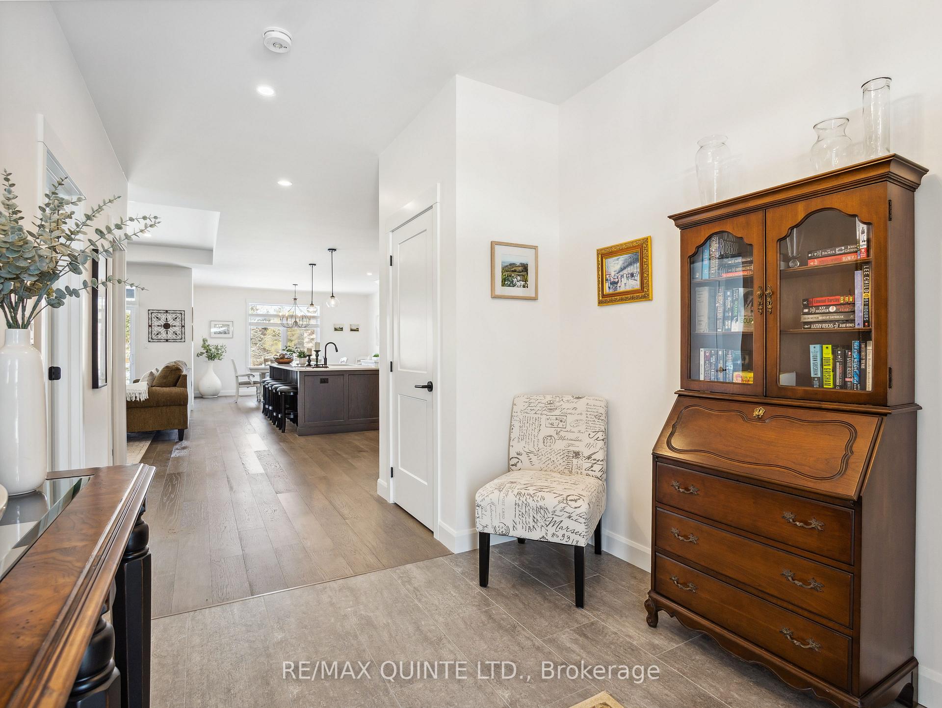 Photo 8 of 82 Dewal Place, Belleville, Belleville Ward — HOMEH