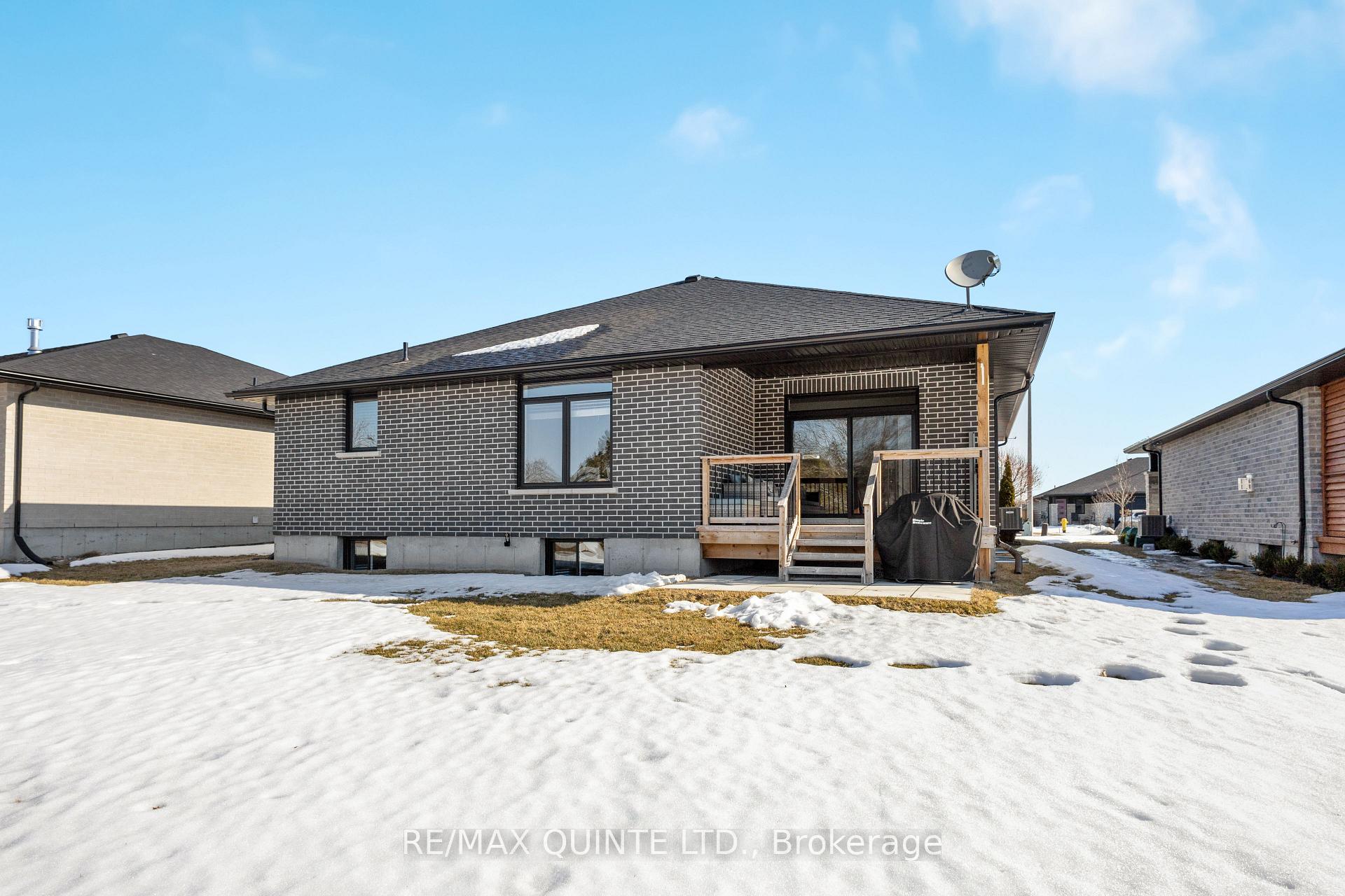 Photo 36 of 82 Dewal Place, Belleville, Belleville Ward — HOMEH