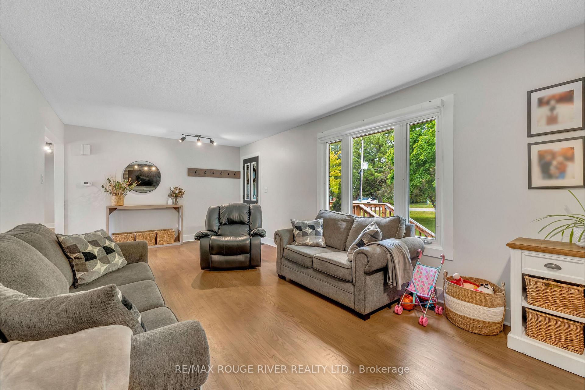 Photo 9 of 5274 Hillview Drive N, Hamilton Township, Rural Hamilton — HOMEH