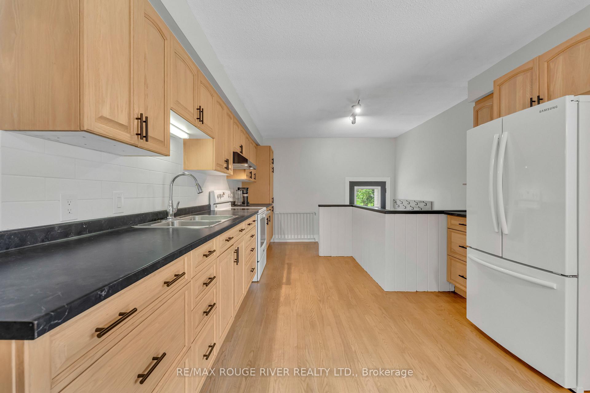 Photo 11 of 5274 Hillview Drive N, Hamilton Township, Rural Hamilton — HOMEH