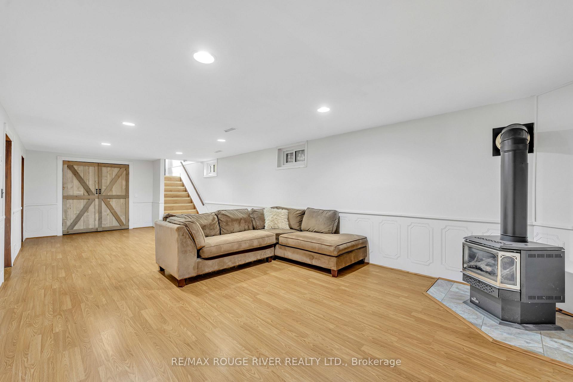 Photo 23 of 5274 Hillview Drive N, Hamilton Township, Rural Hamilton — HOMEH