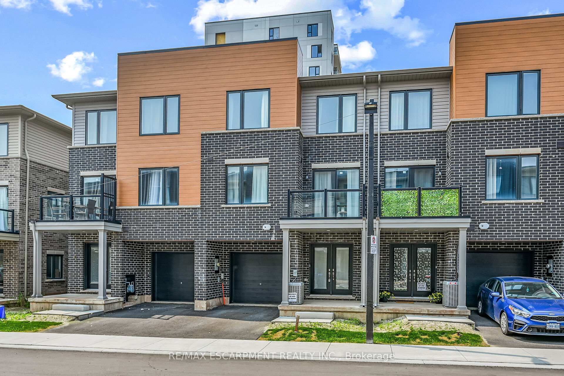 Photo 5 of 22 Dryden Lane, Hamilton, McQuesten — HOMEH