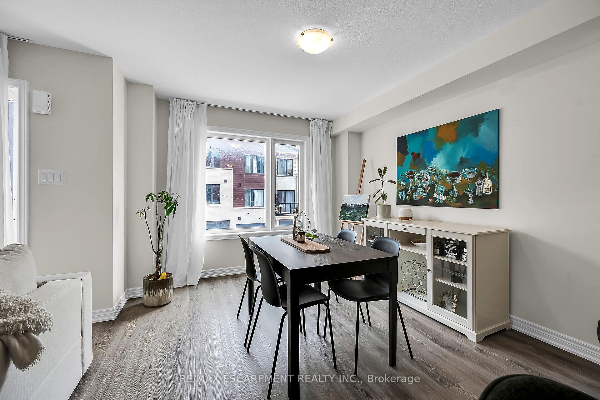 Photo 15 of 22 Dryden Lane, Hamilton, McQuesten — HOMEH