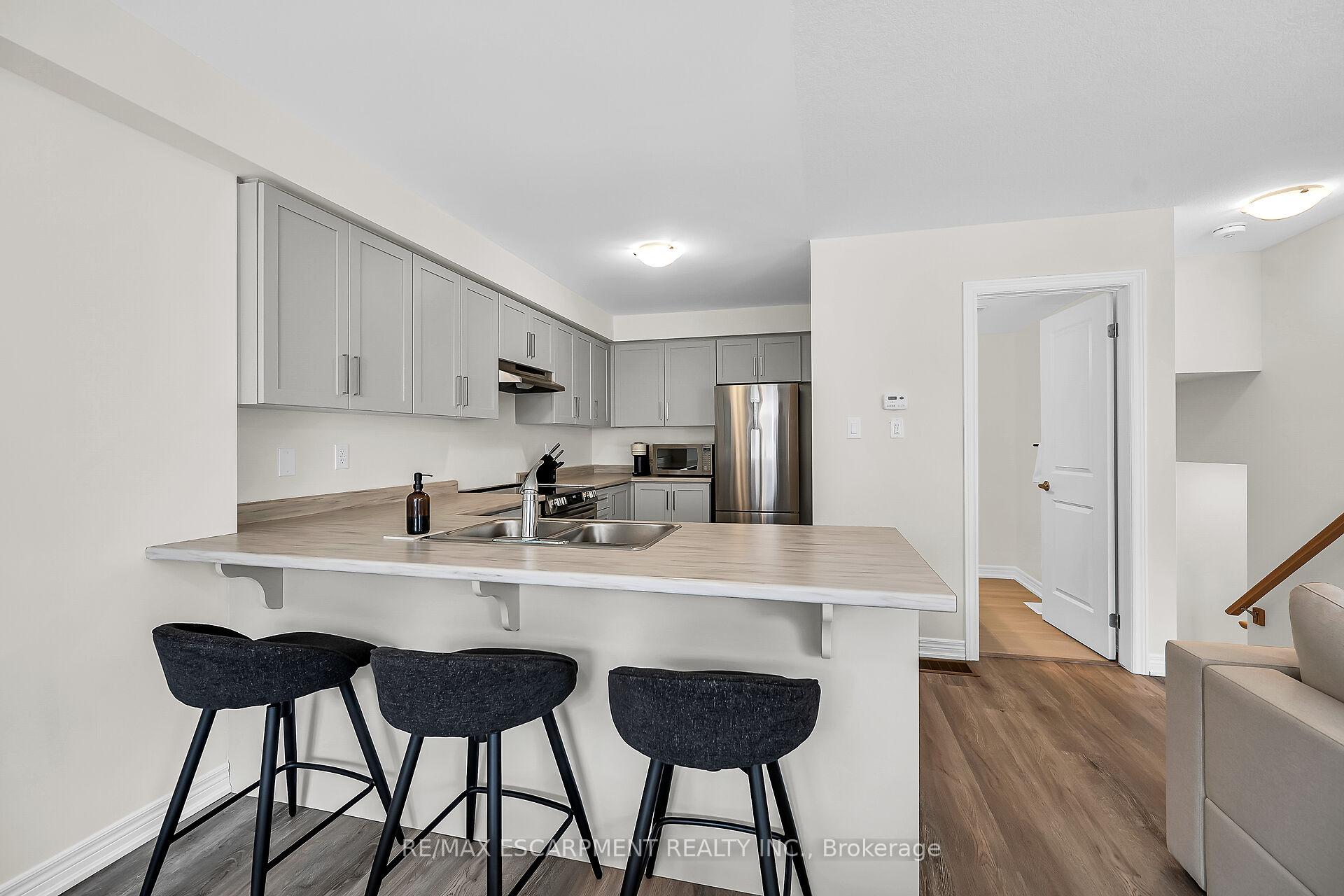 Photo 27 of 22 Dryden Lane, Hamilton, McQuesten — HOMEH