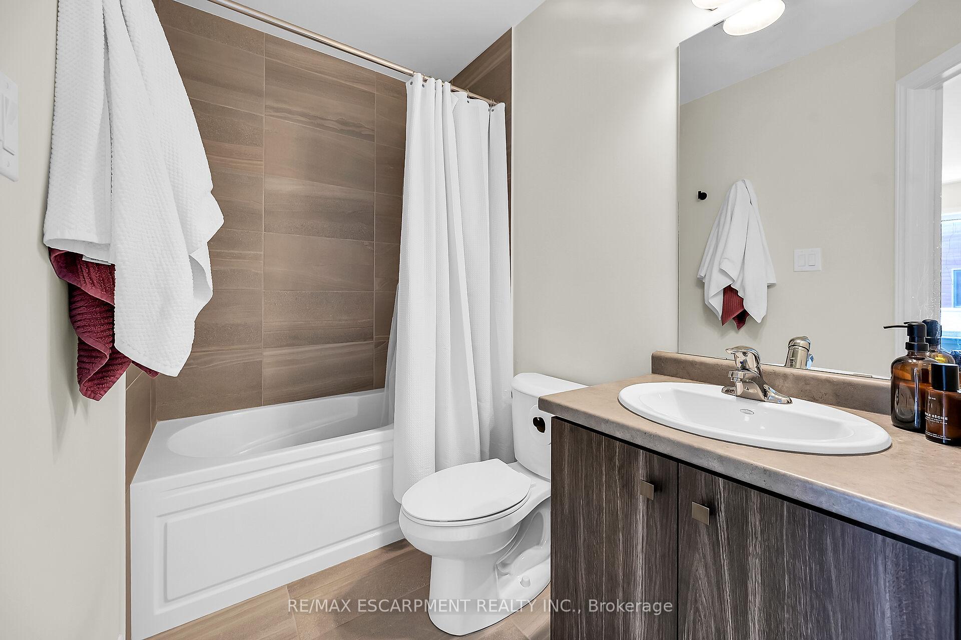 Photo 31 of 22 Dryden Lane, Hamilton, McQuesten — HOMEH