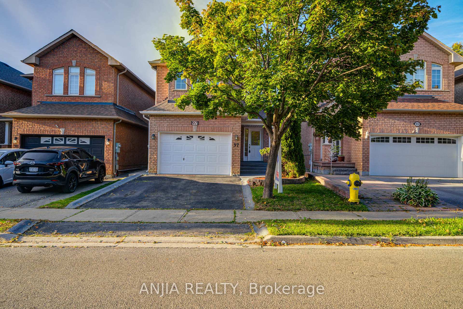 Photo 1 of 97 Blackthorn Drive, Vaughan, Maple — HOMEH