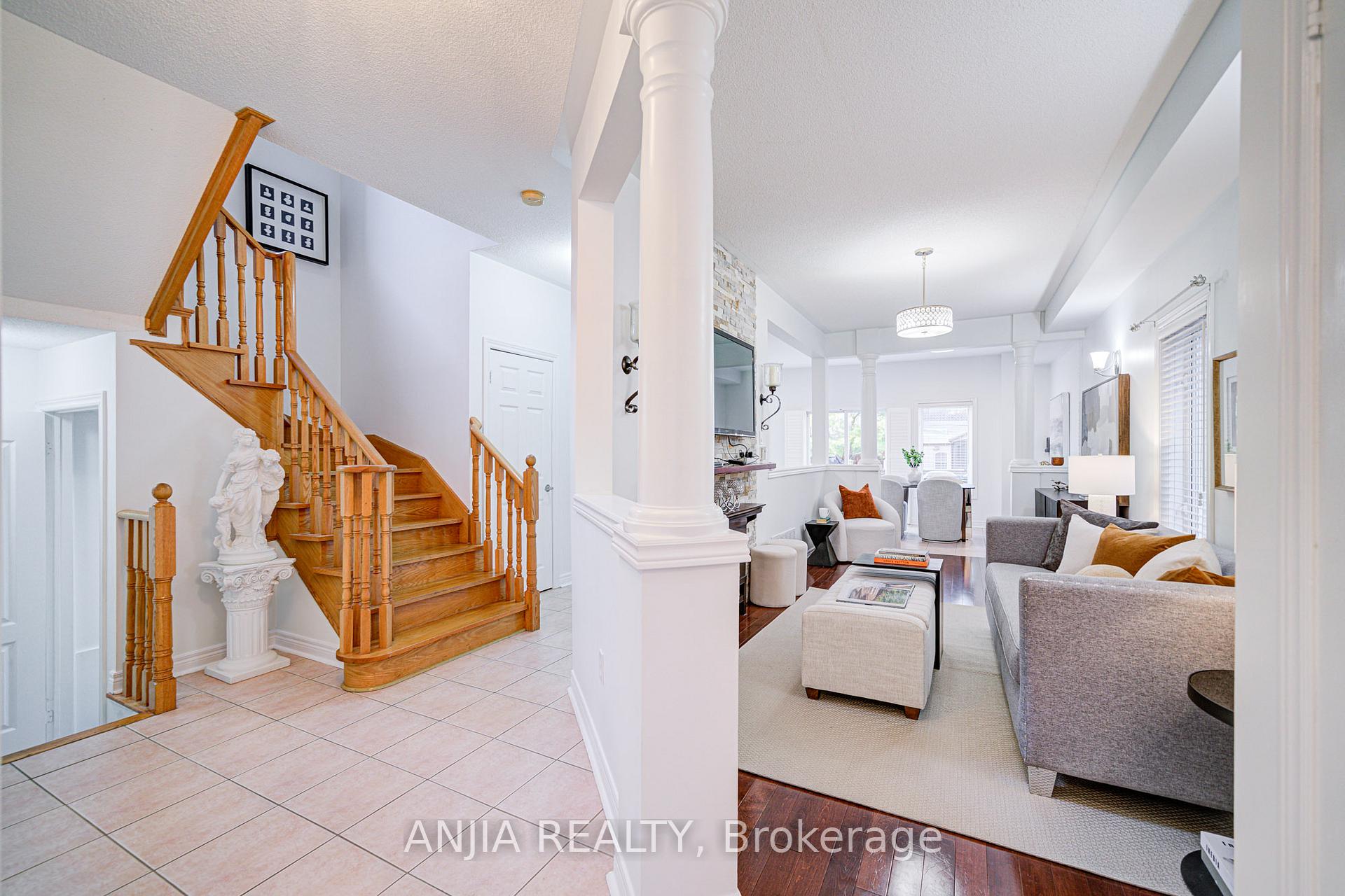 Photo 6 of 97 Blackthorn Drive, Vaughan, Maple — HOMEH