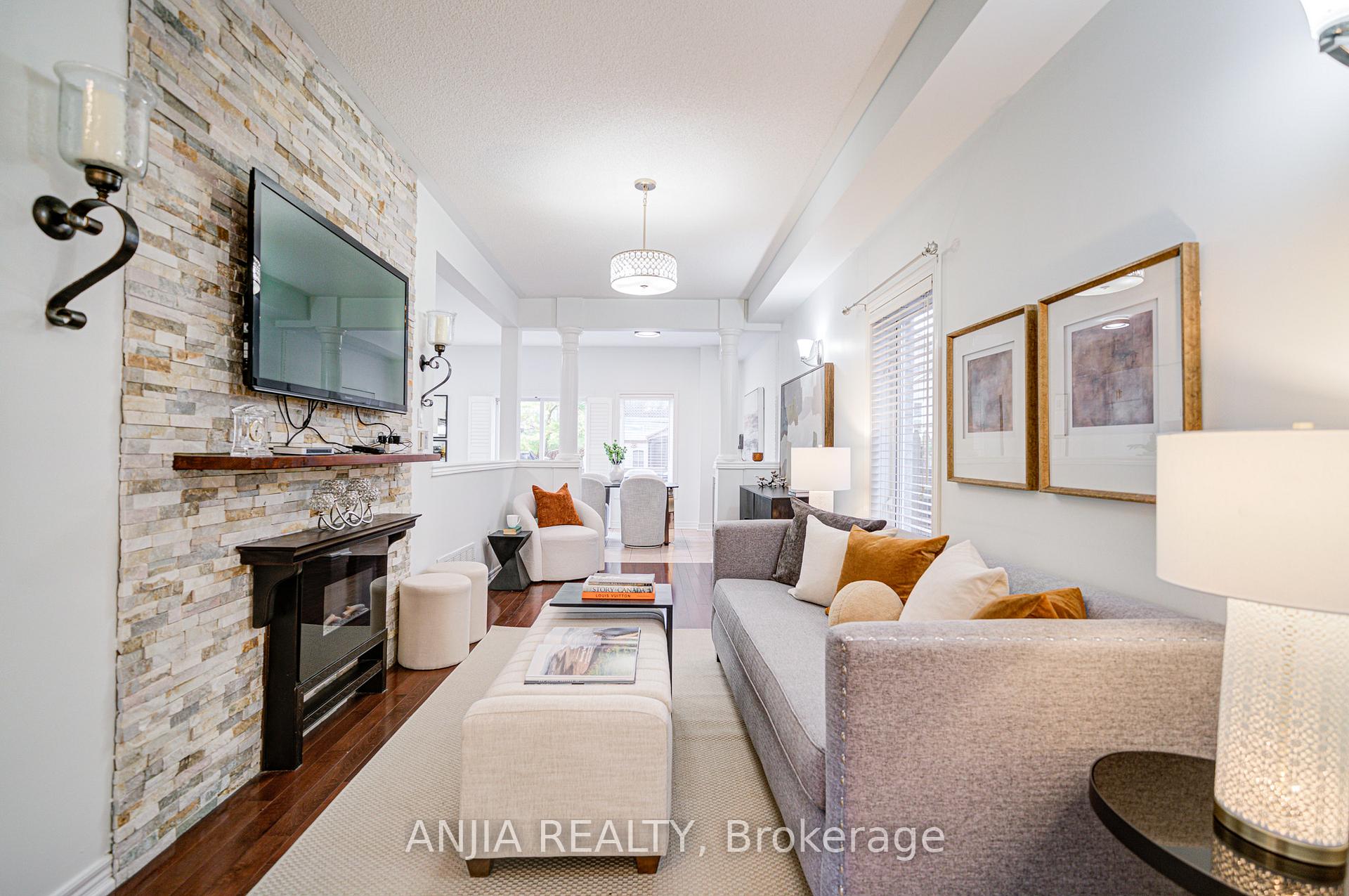 Photo 7 of 97 Blackthorn Drive, Vaughan, Maple — HOMEH
