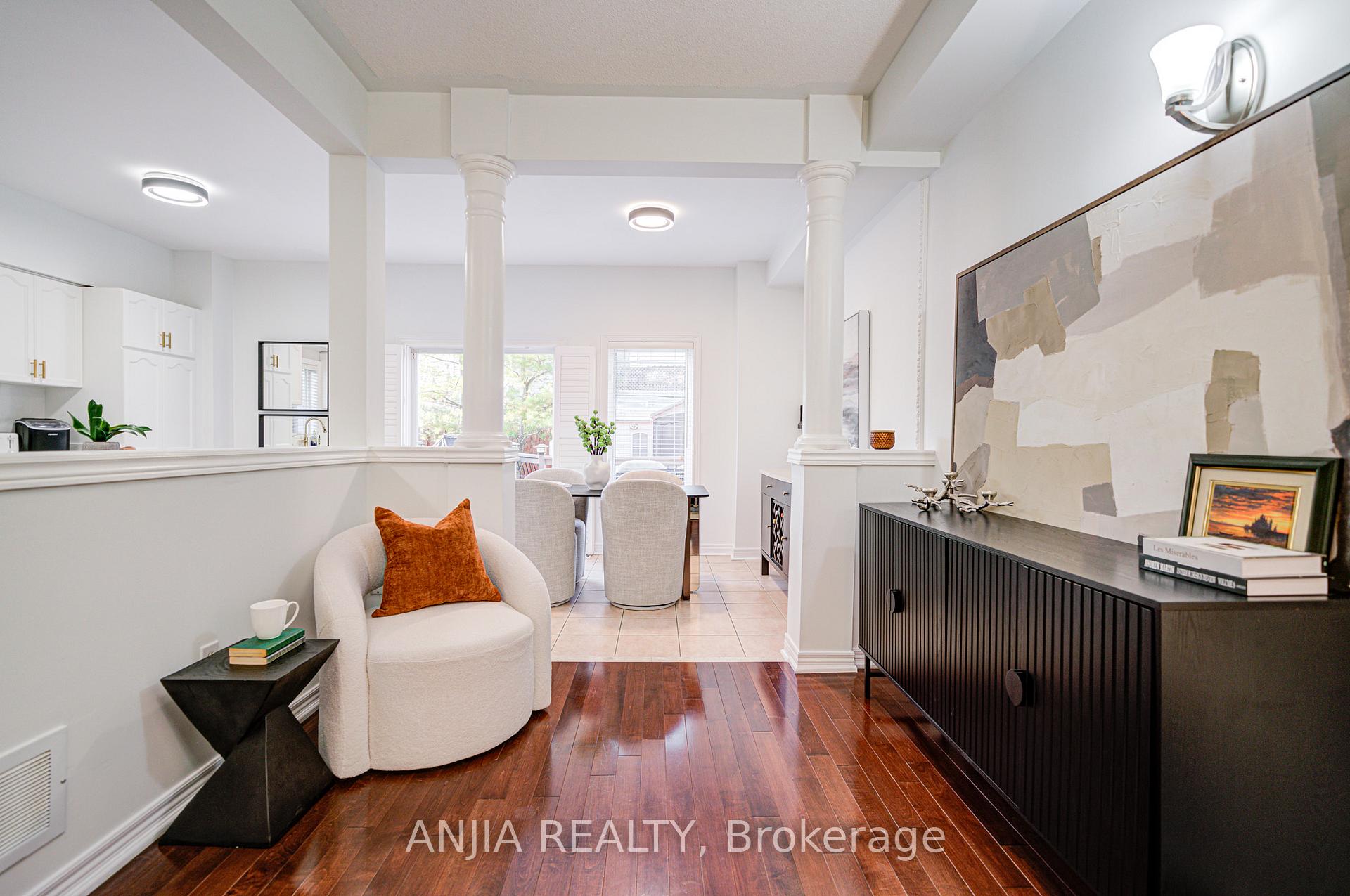 Photo 5 of 97 Blackthorn Drive, Vaughan, Maple — HOMEH