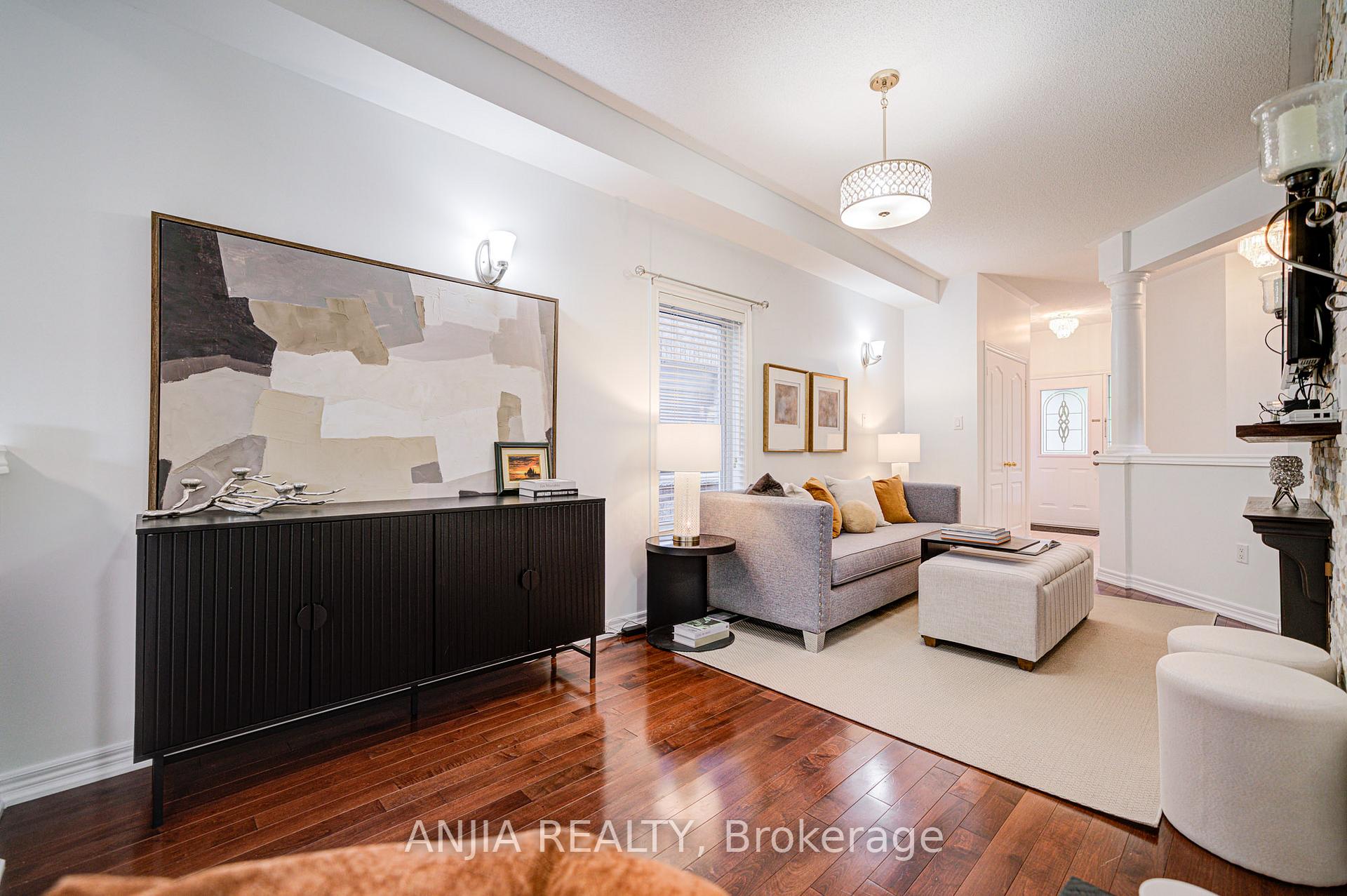 Photo 12 of 97 Blackthorn Drive, Vaughan, Maple — HOMEH